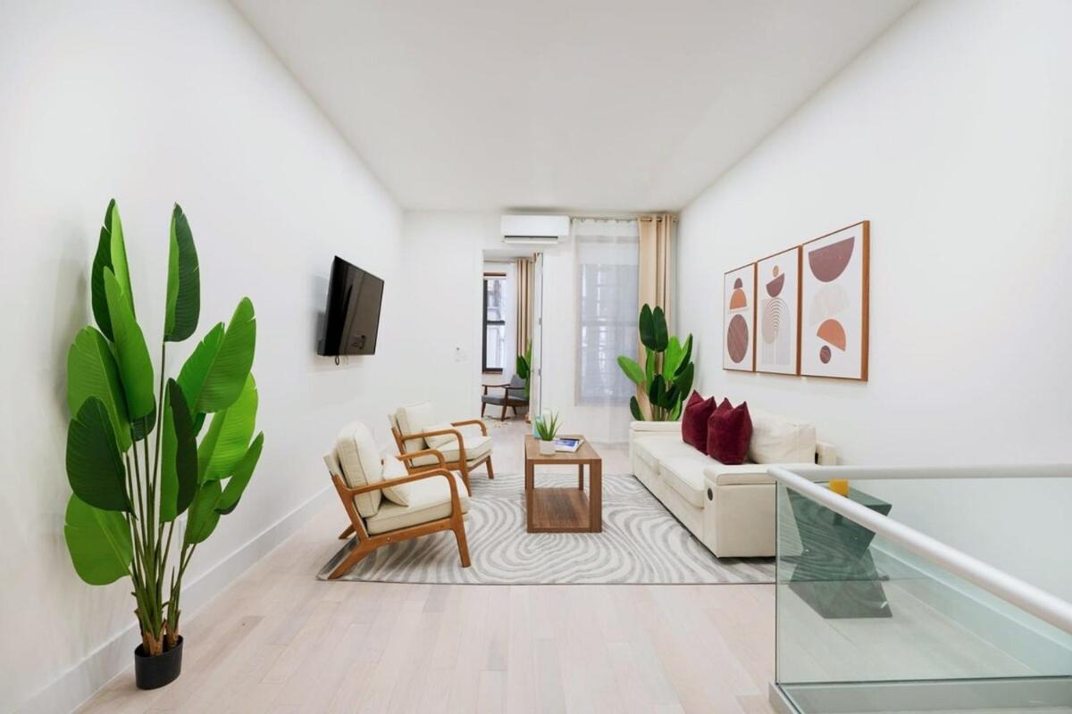 317-1D New 2BR Duplex WD Private Backyard