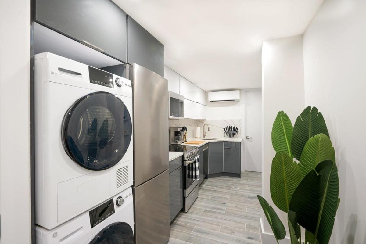 317-1D New 2BR Duplex WD Private Backyard