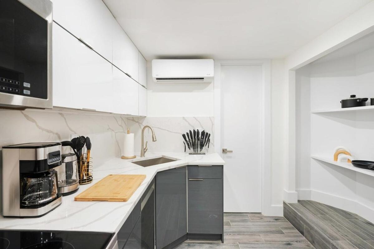 317-1D New 2BR Duplex WD Private Backyard
