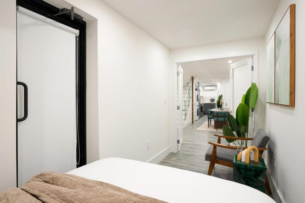 317-1D New 2BR Duplex WD Private Backyard