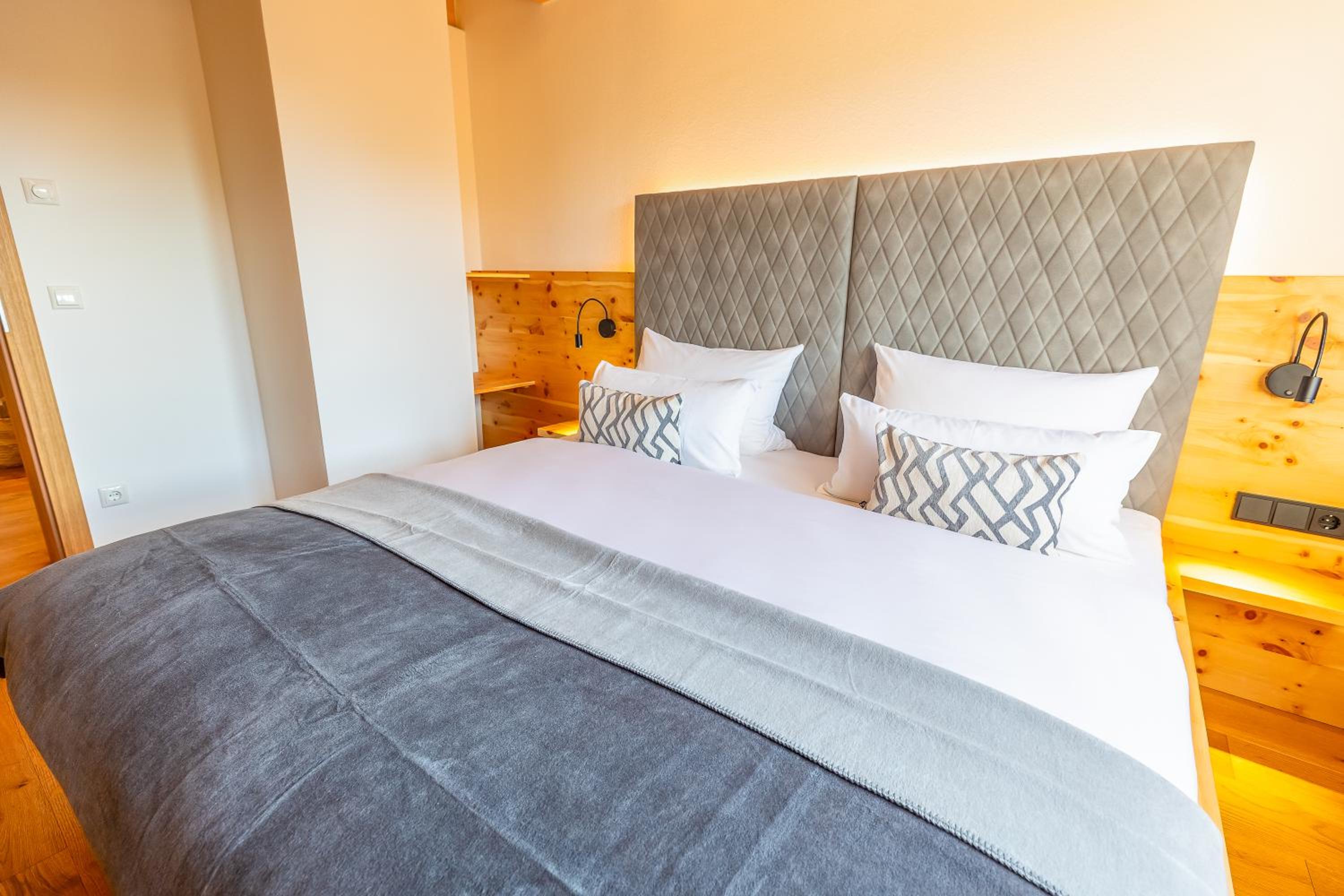 Graf Chiemo Suites - direkt am Chiemsee mit separatem Seezugang