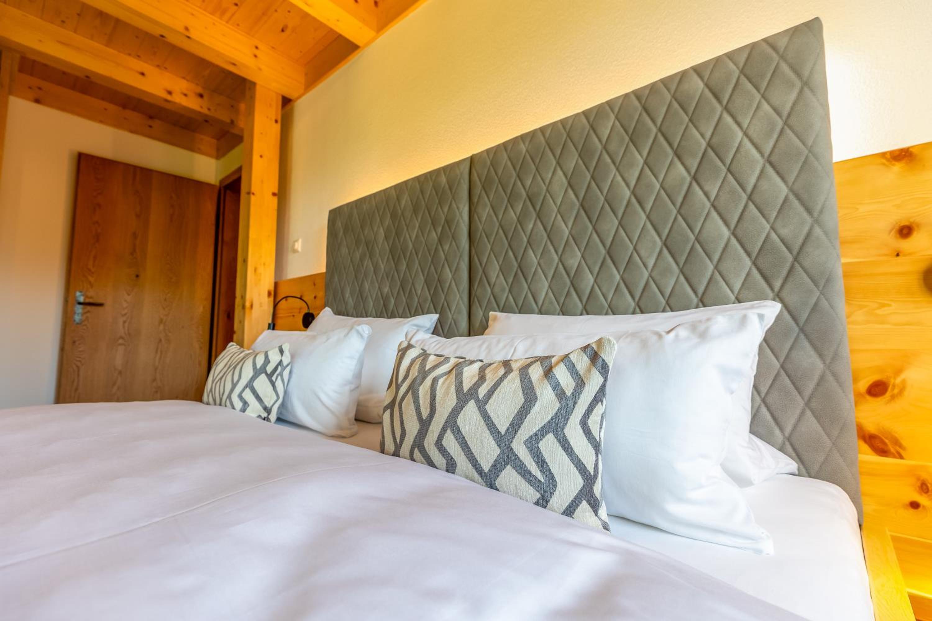 Graf Chiemo Suites - direkt am Chiemsee mit separatem Seezugang