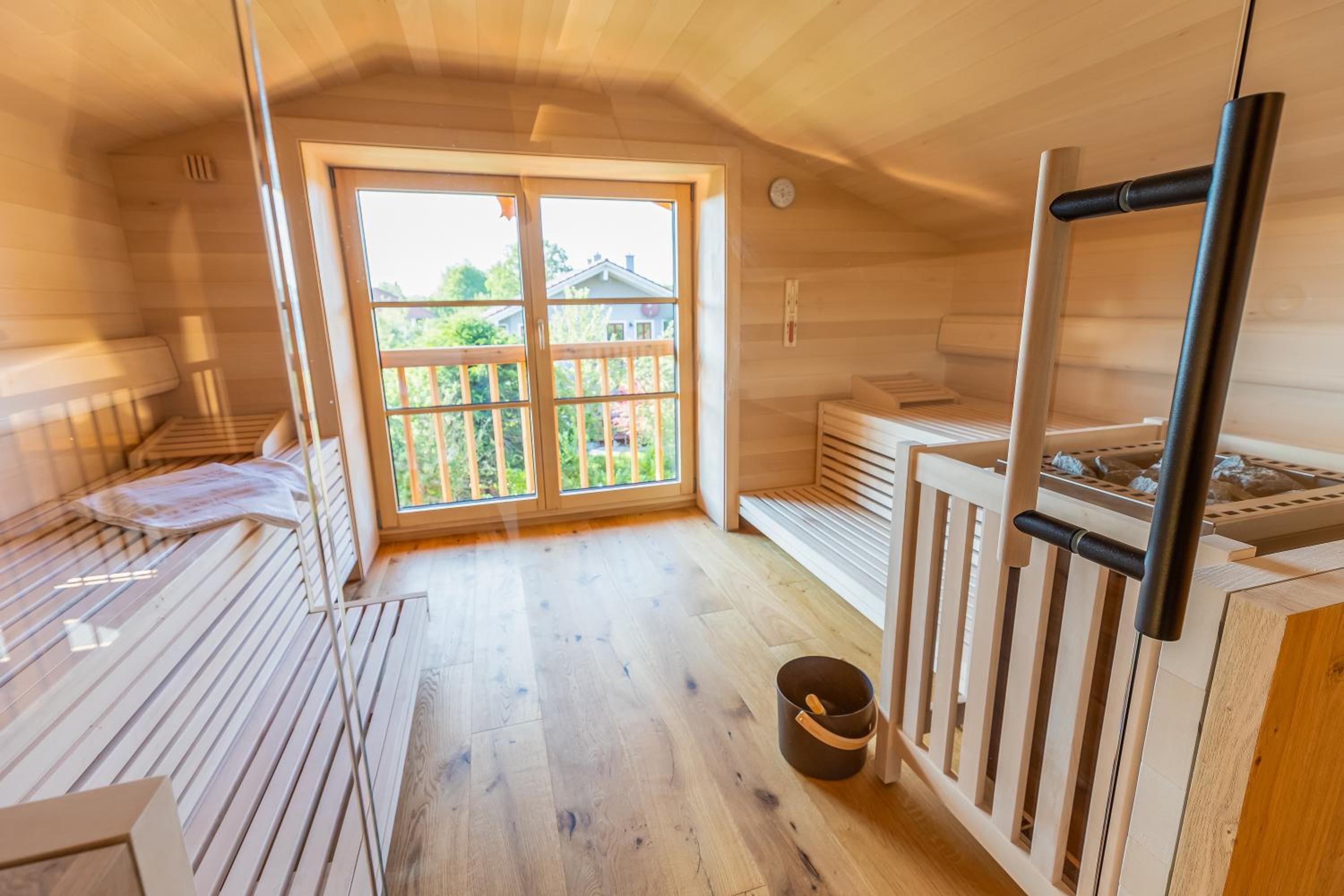 Graf Chiemo Suites - direkt am Chiemsee mit separatem Seezugang