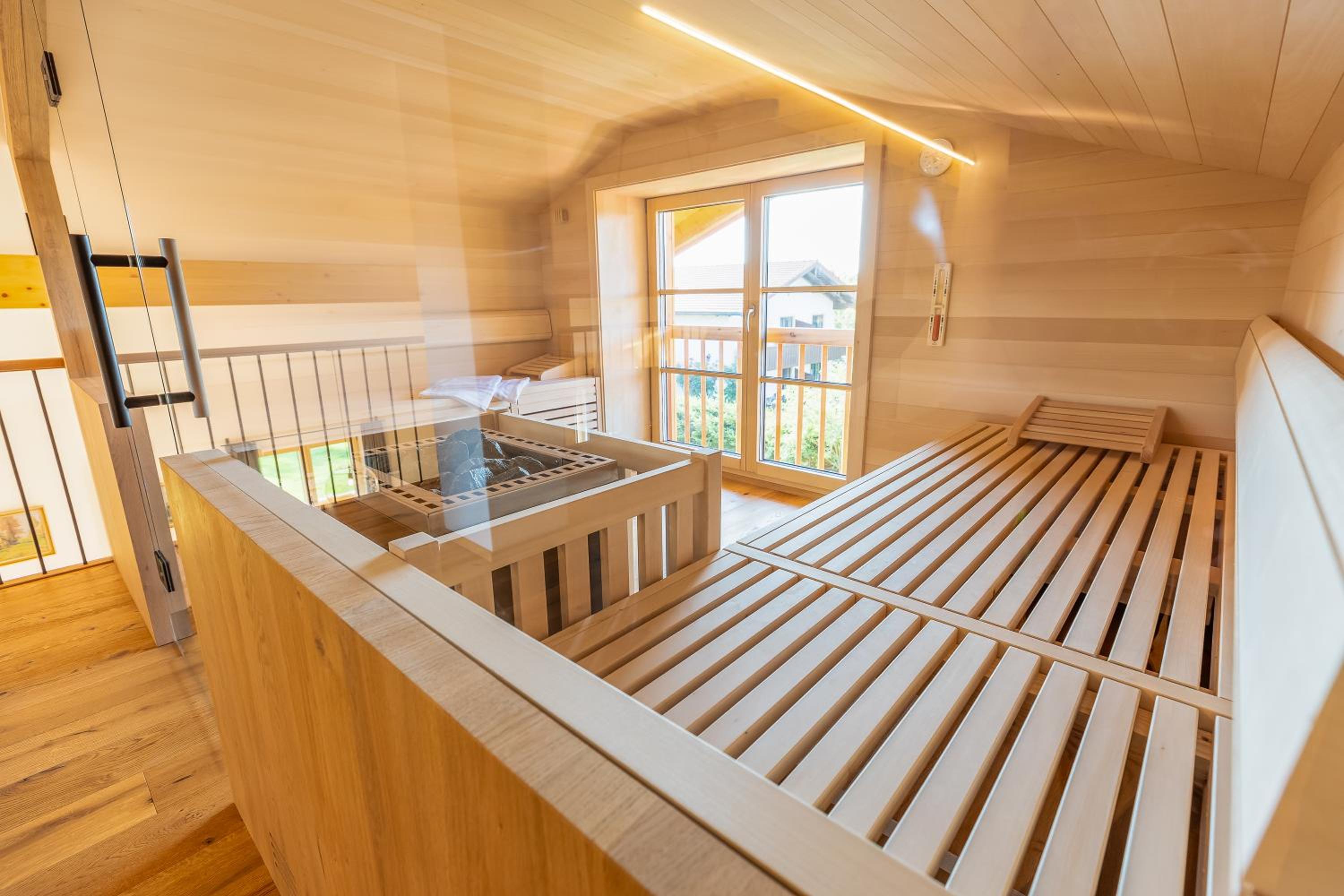 Graf Chiemo Suites - direkt am Chiemsee mit separatem Seezugang