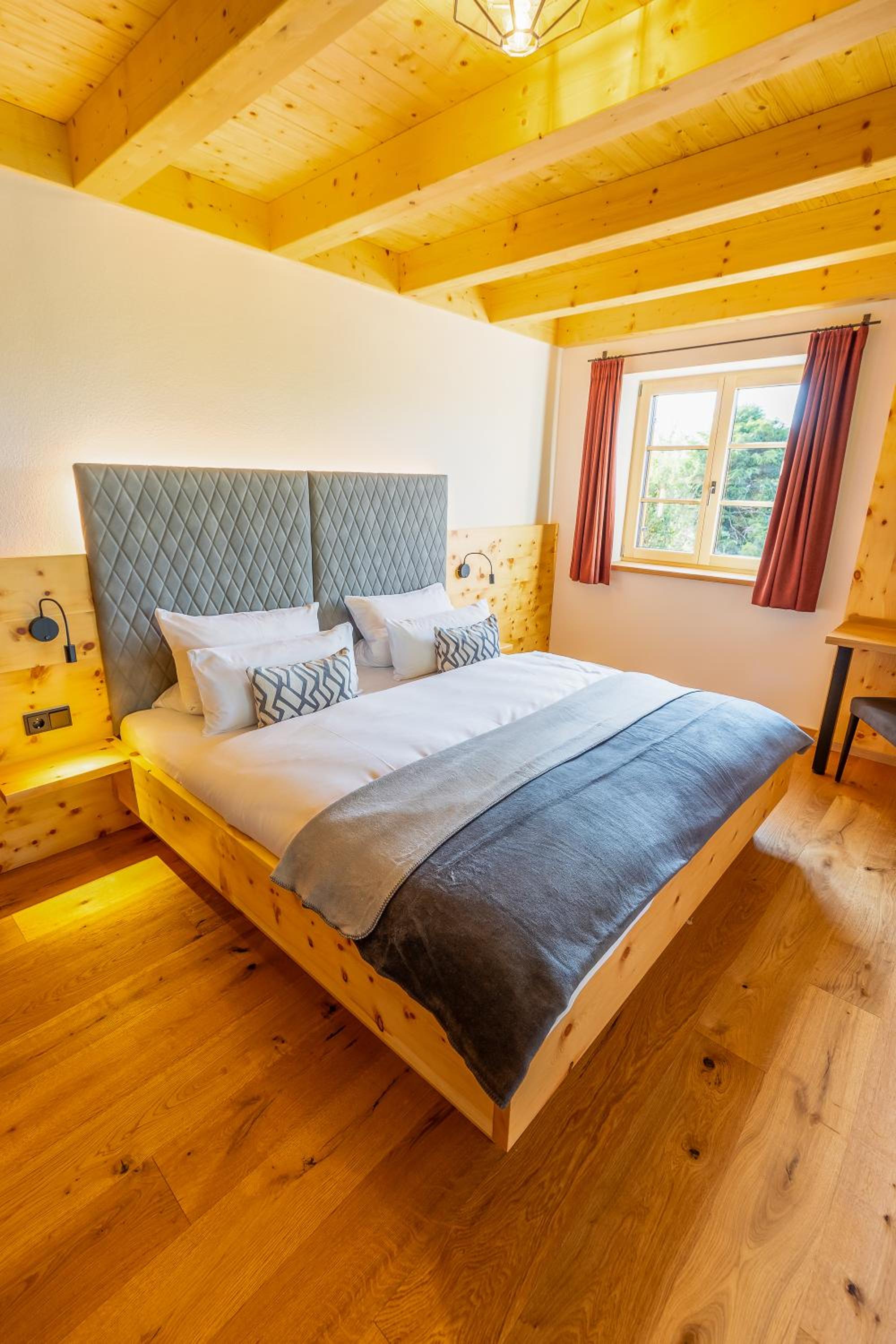Graf Chiemo Suites - direkt am Chiemsee mit separatem Seezugang