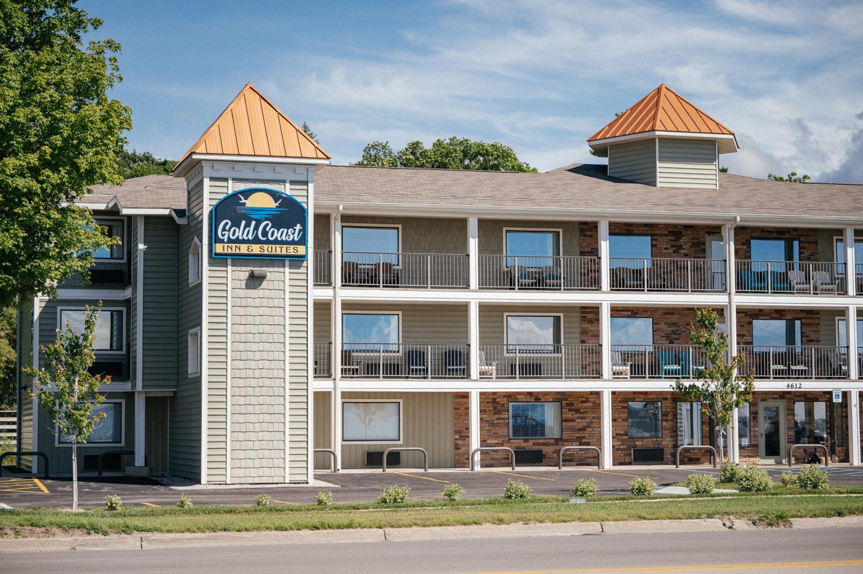 Hotel Kasa Gold Coast Inn Traverse City - Image 1