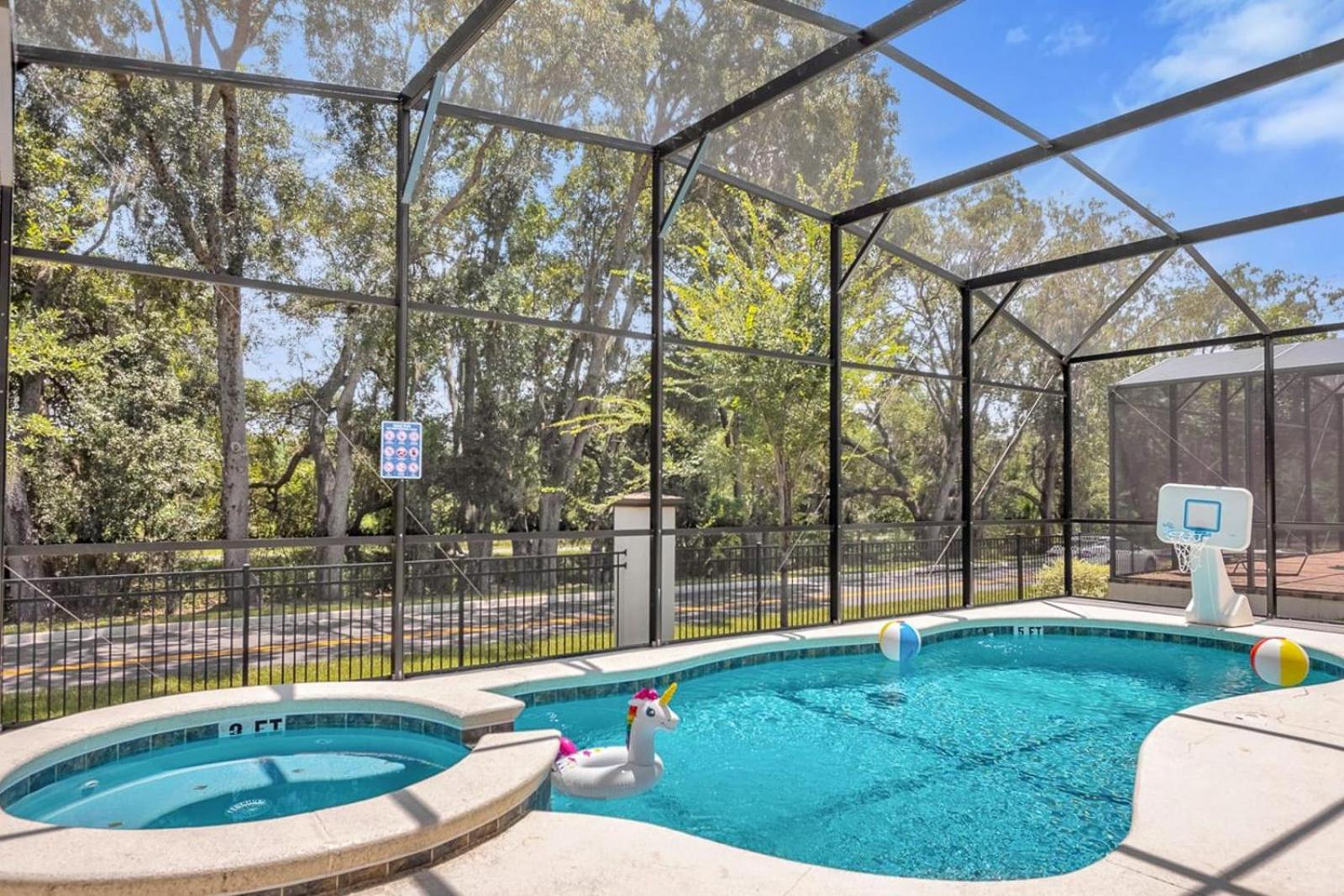 Upstay Family Home w Pool, Cinema & Games Room view 4
