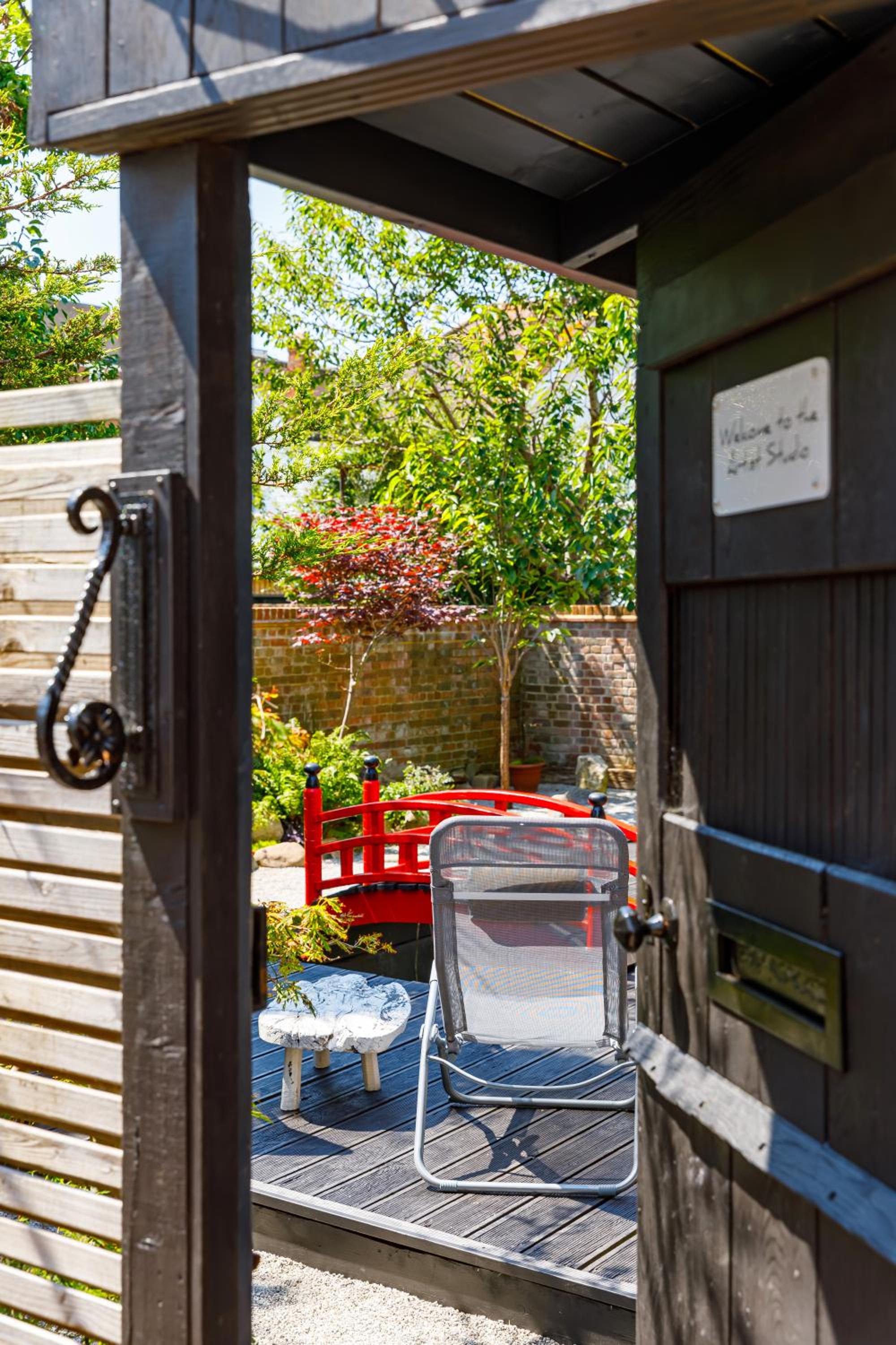 The Artist's Studio Hove - with Unique Japanese Garden view 4