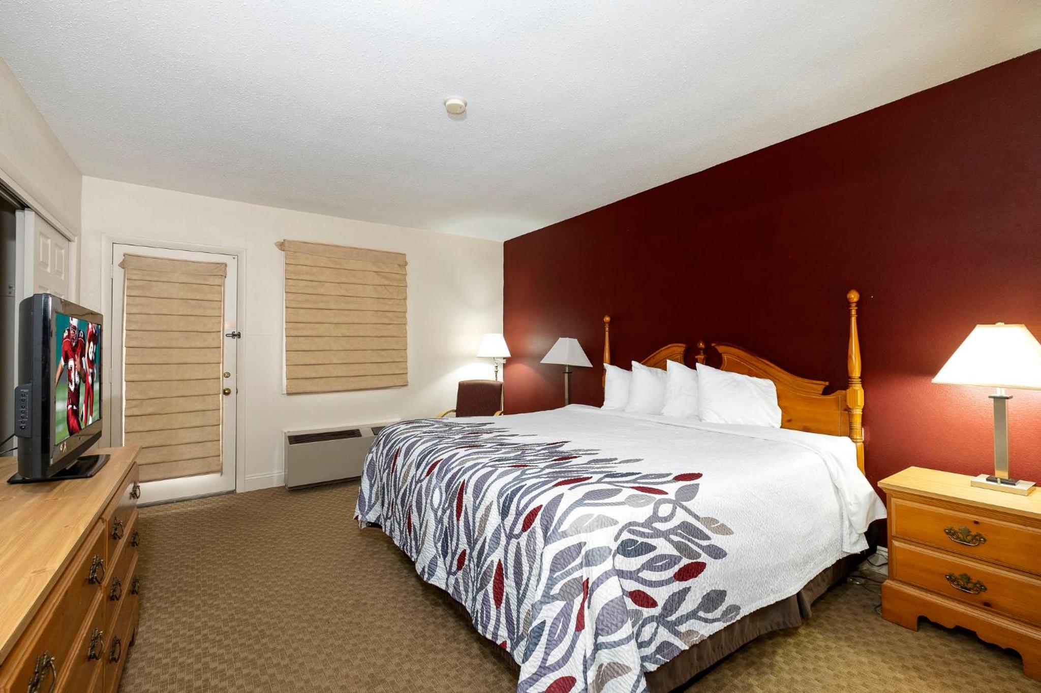 Red Roof Inn & Suites Hazleton