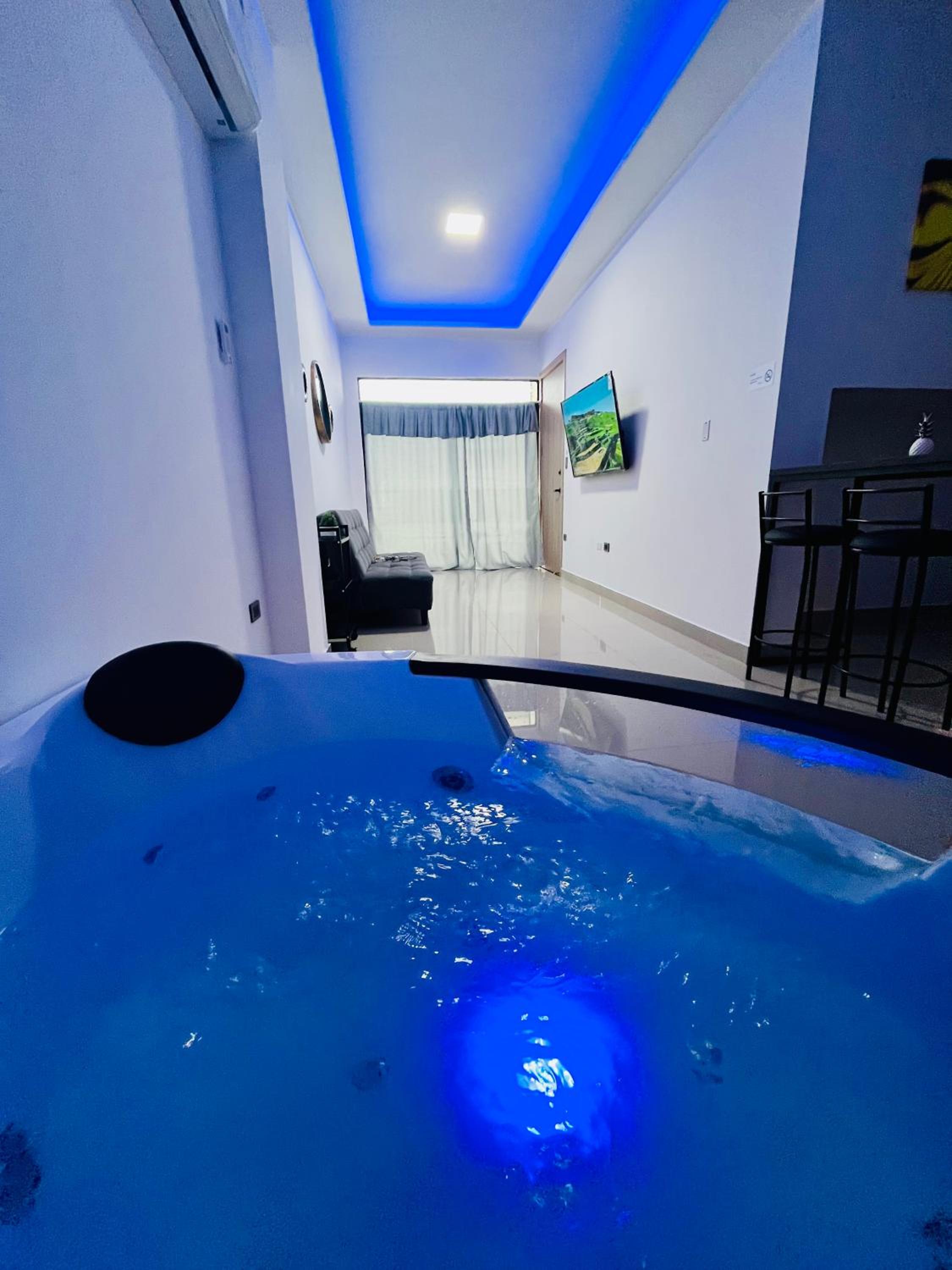 Suite Jacuzzi - Piso 2 - A 10min Consulado Americano view 4