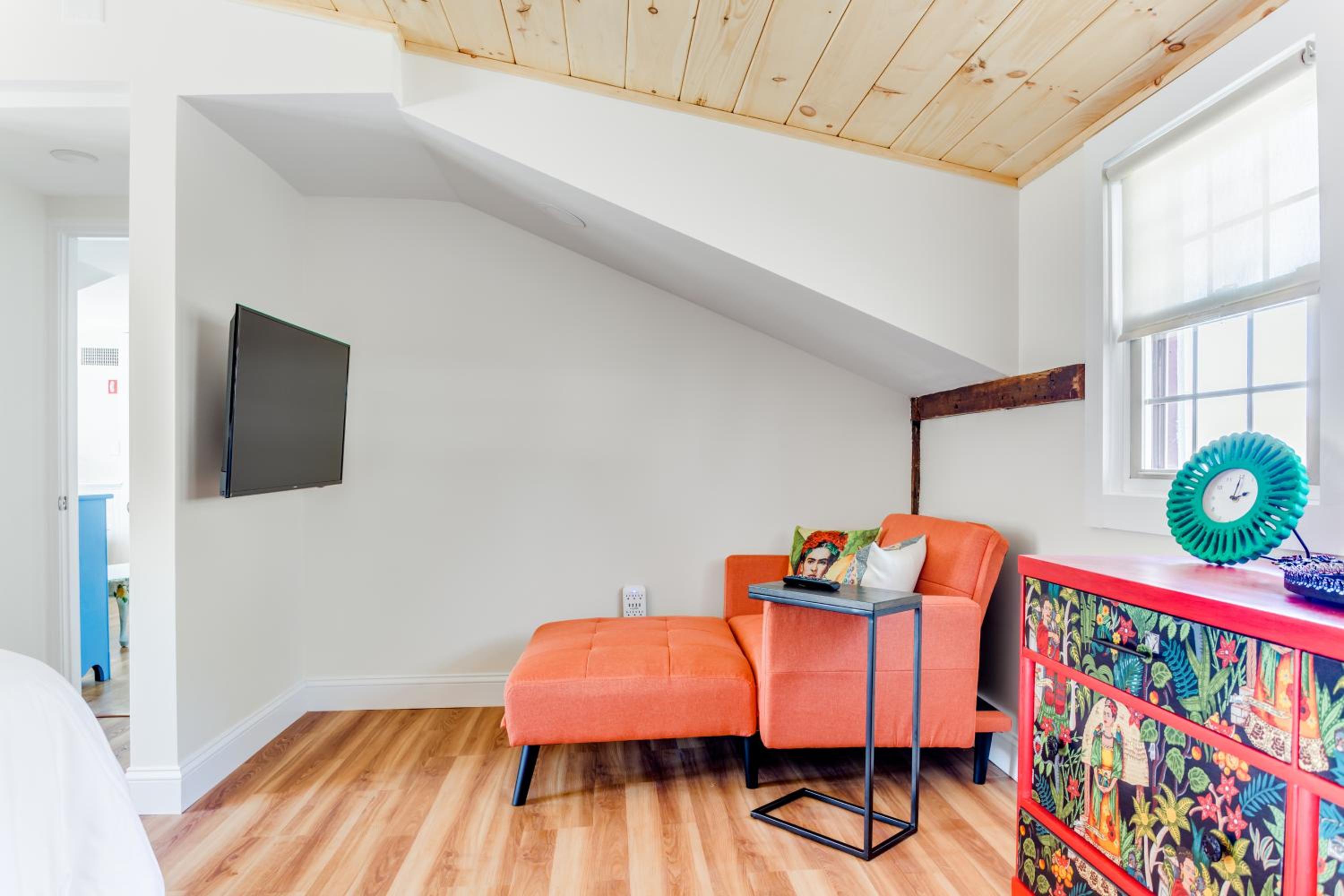 Sunny Westport 2 BR Retreat above Historic Mill - Property Image 25
