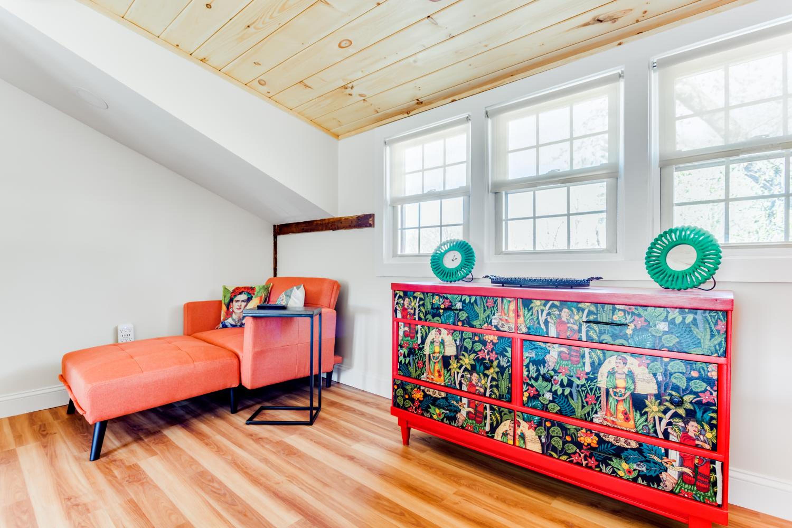 Sunny Westport 2 BR Retreat above Historic Mill - Property Image 23