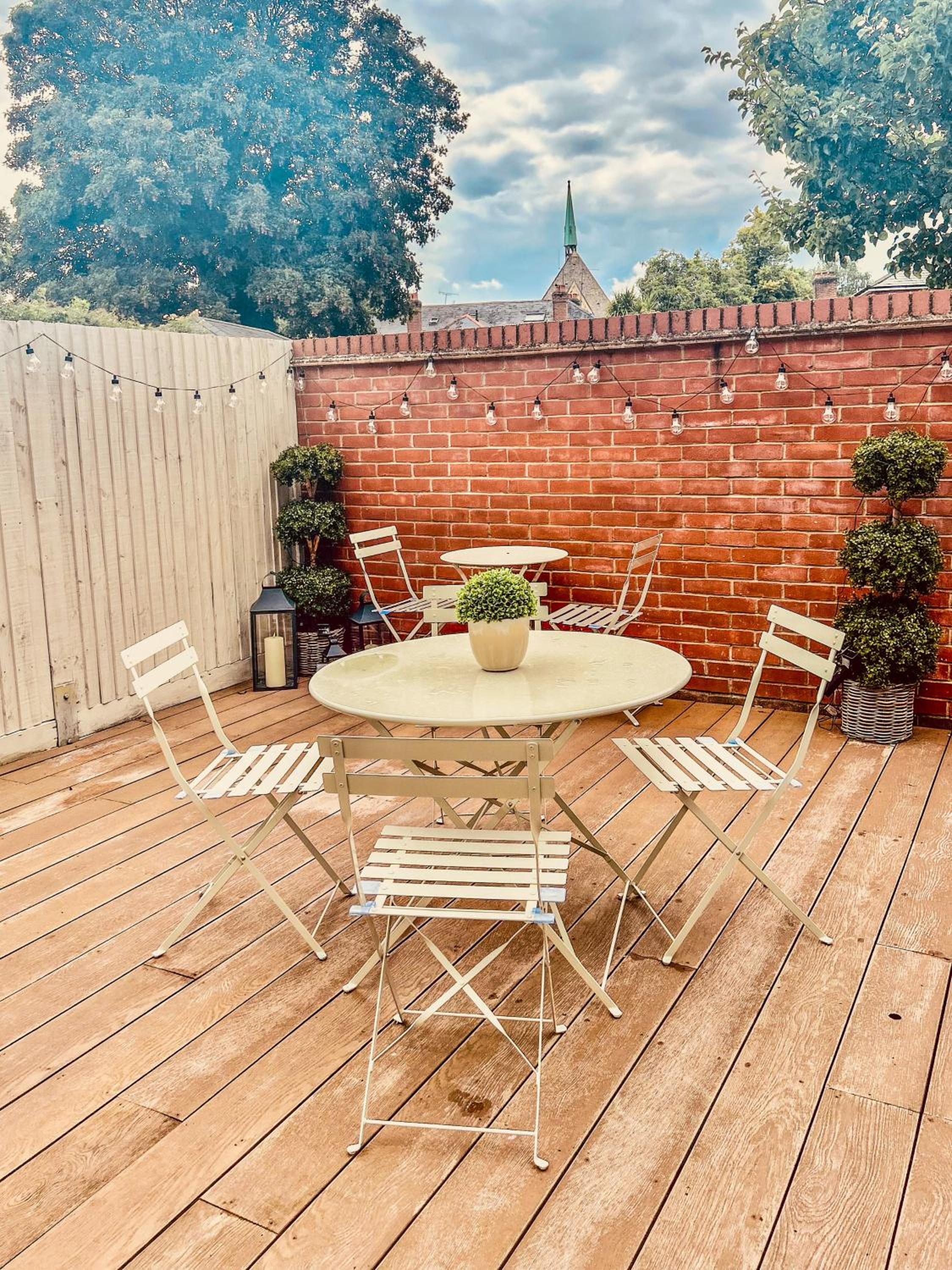 Stylish 3BD Townhouse in Central Winchester view 5