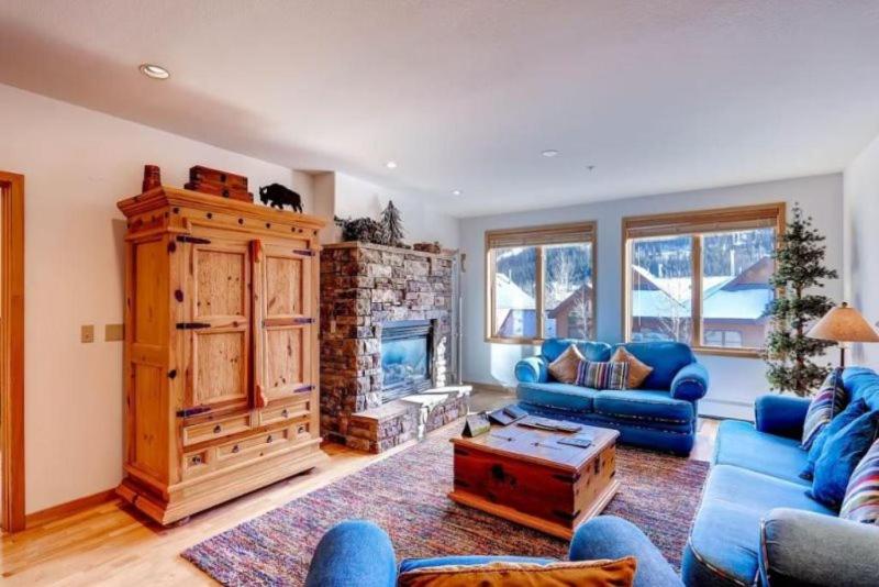 2 Bedroom Gateway Lodge Condo Near Mountain House