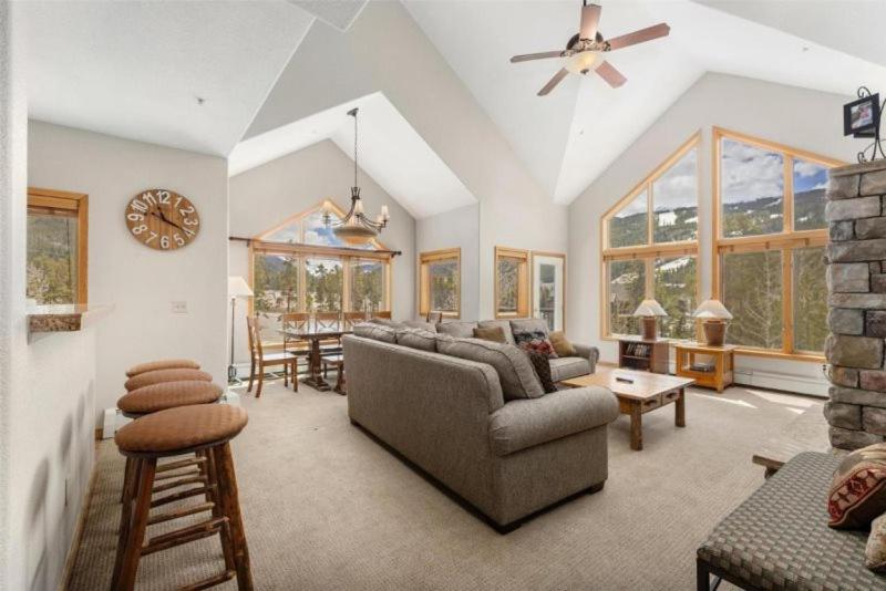 4 Bedroom Condo At Gateway Lodge Near Mountain House Base view 4