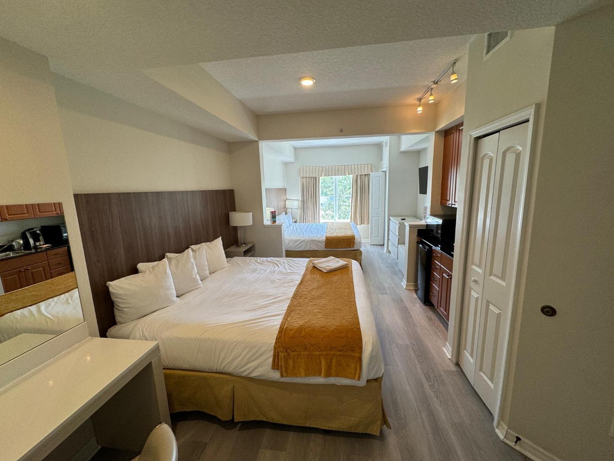Double King Bed Suite, 5 Min from Universal, I-Drive & Outlets