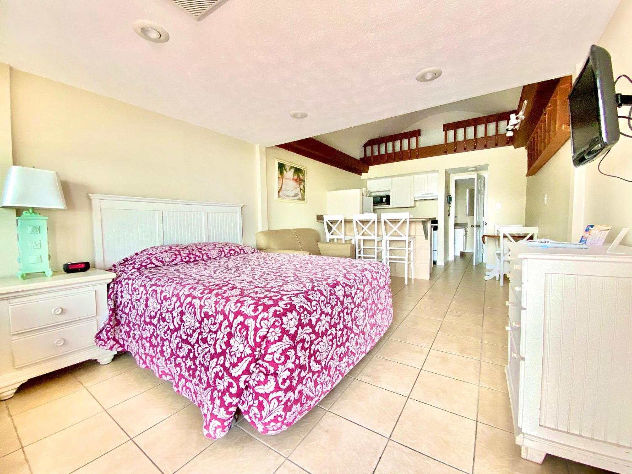 Casa Blanca Resort Studio Loft view 2