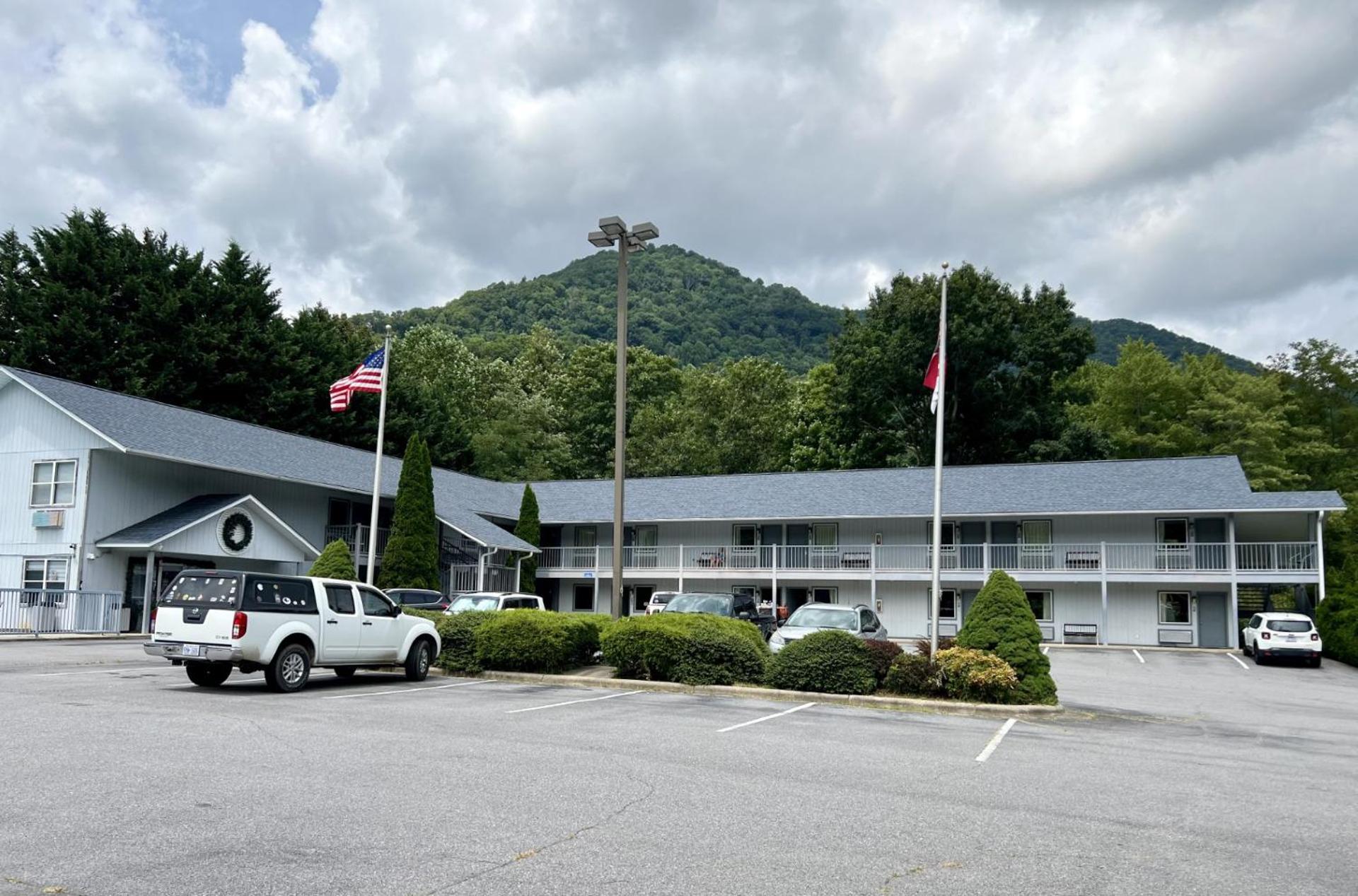 Four Seasons Inn