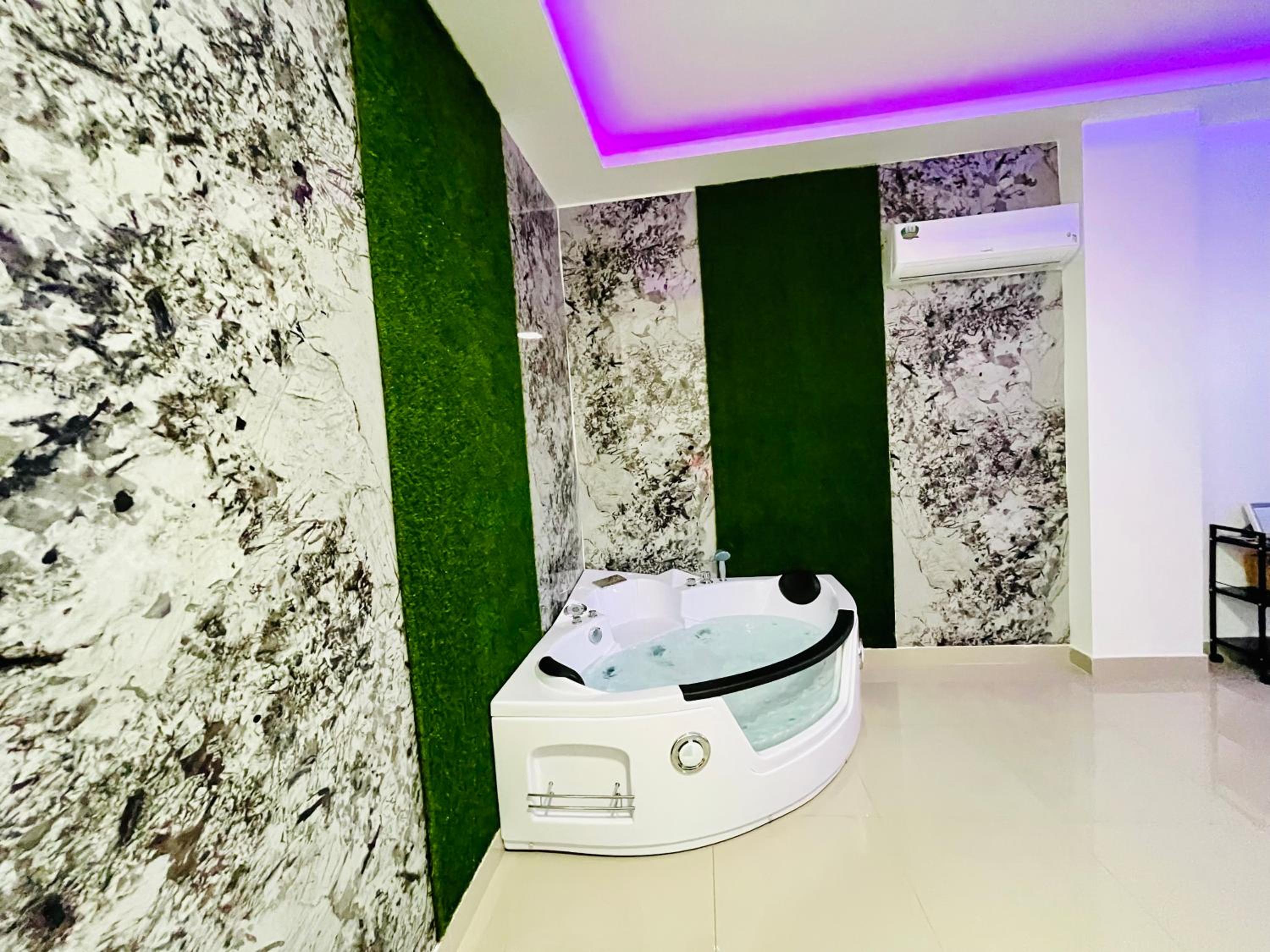 Hermosa Suite & Jacuzzi & Balcón - Piso 1 - 10min del Consulado Americano