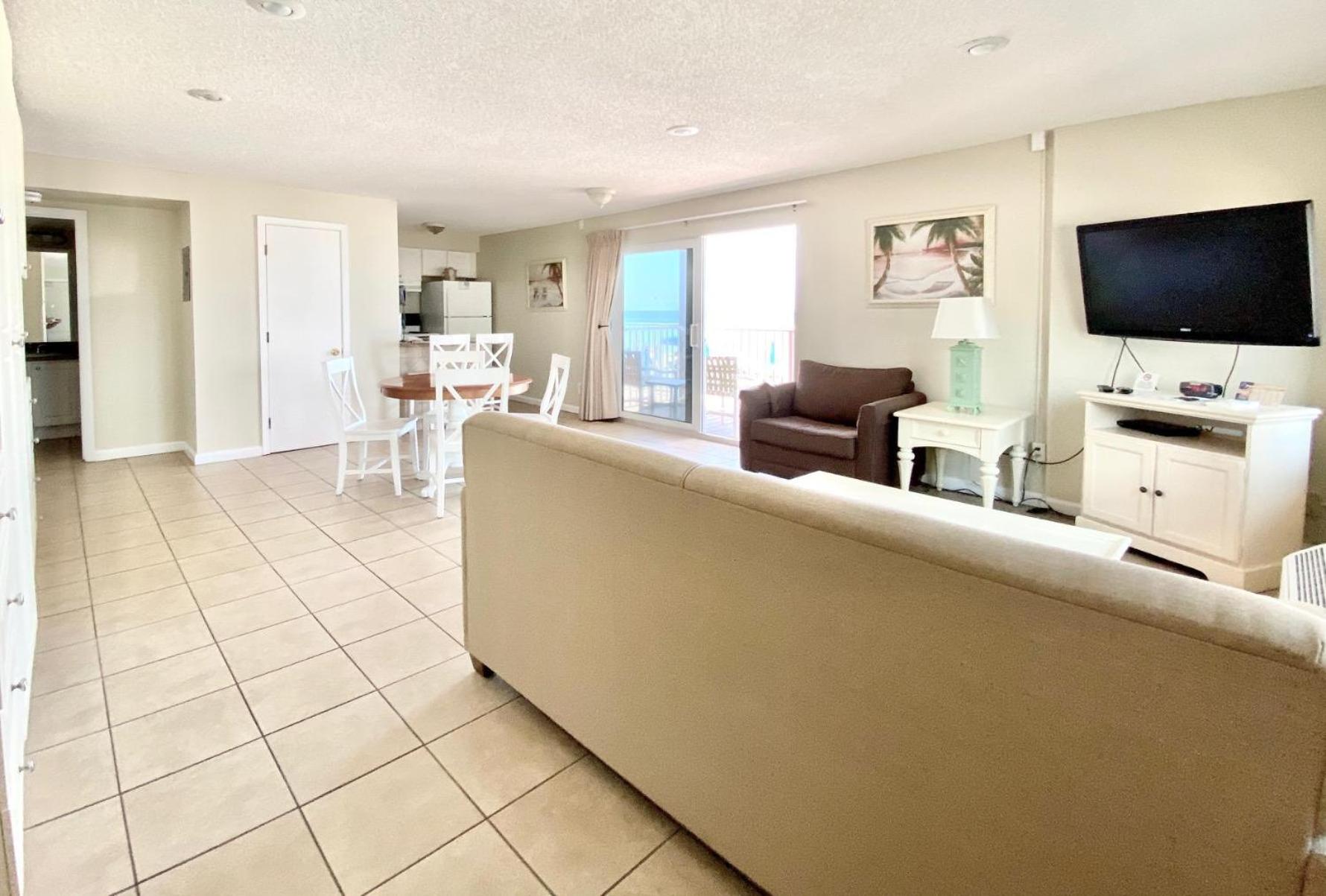 Casa Blanca Resort Gulf Front 111 view 3