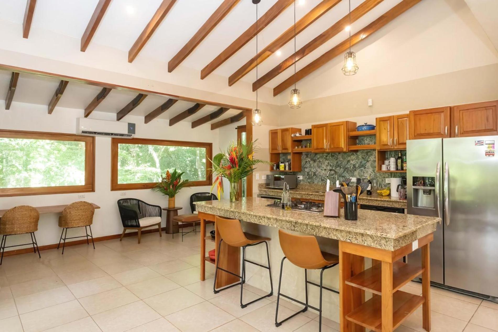 Tropical Casa Ventanas with private pool in MA