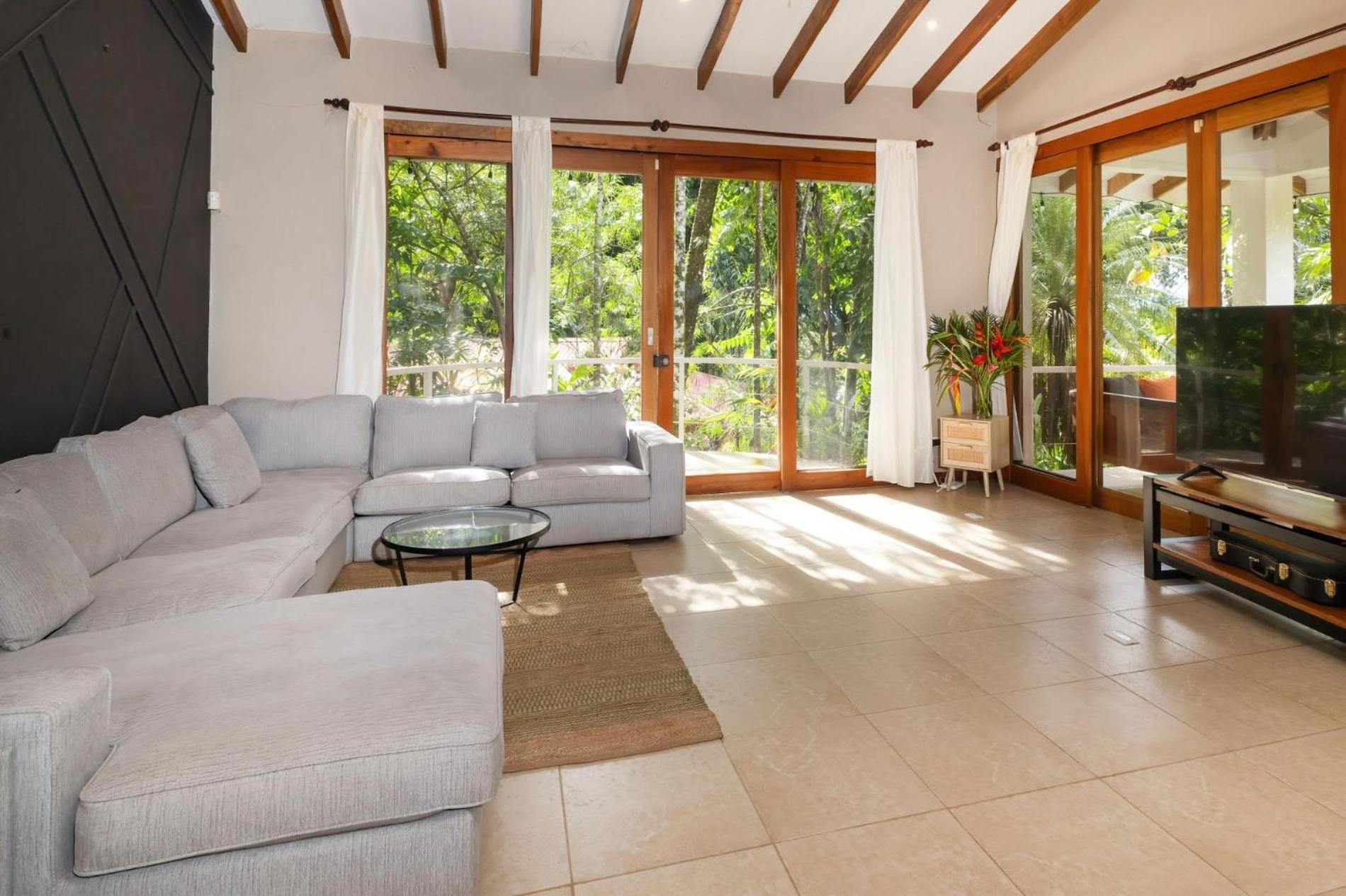 Tropical Casa Ventanas with private pool in MA