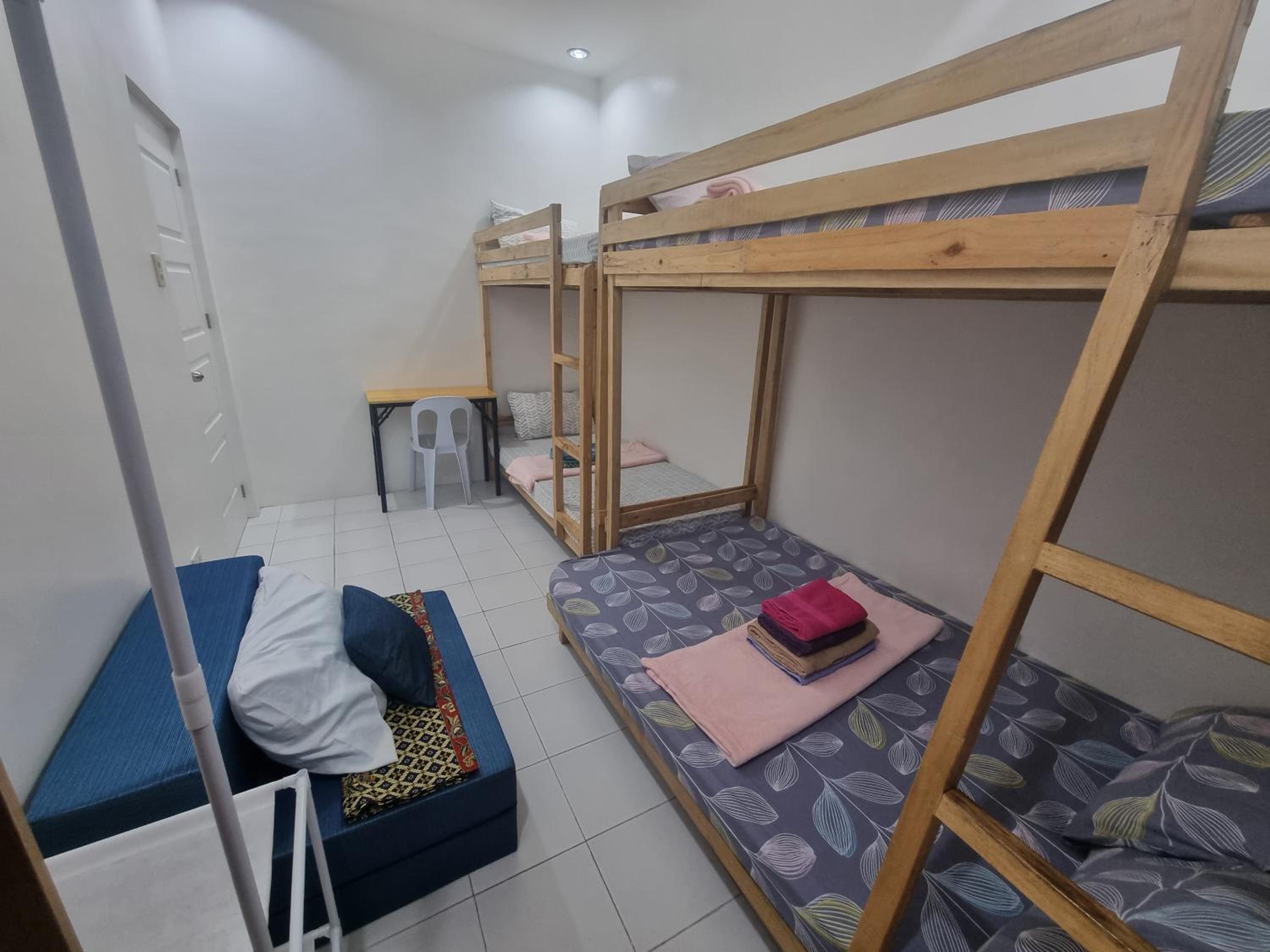 Haven 3BR Apartment with Parking in Cebu City view 2