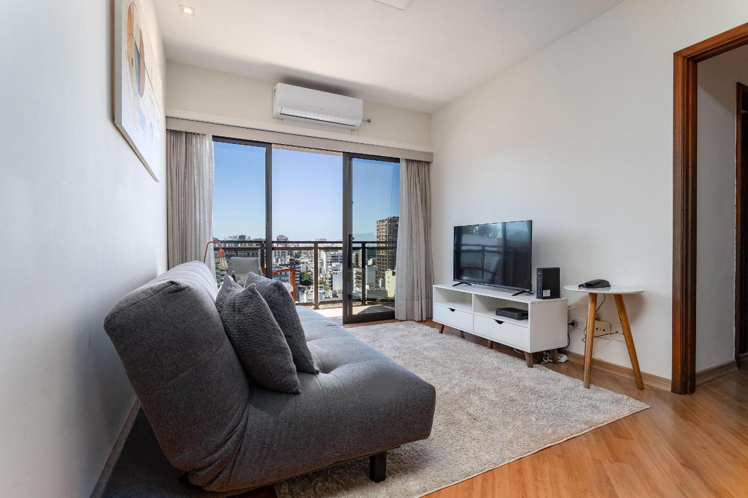 (1402) 2 Suites, Sea and Christ View