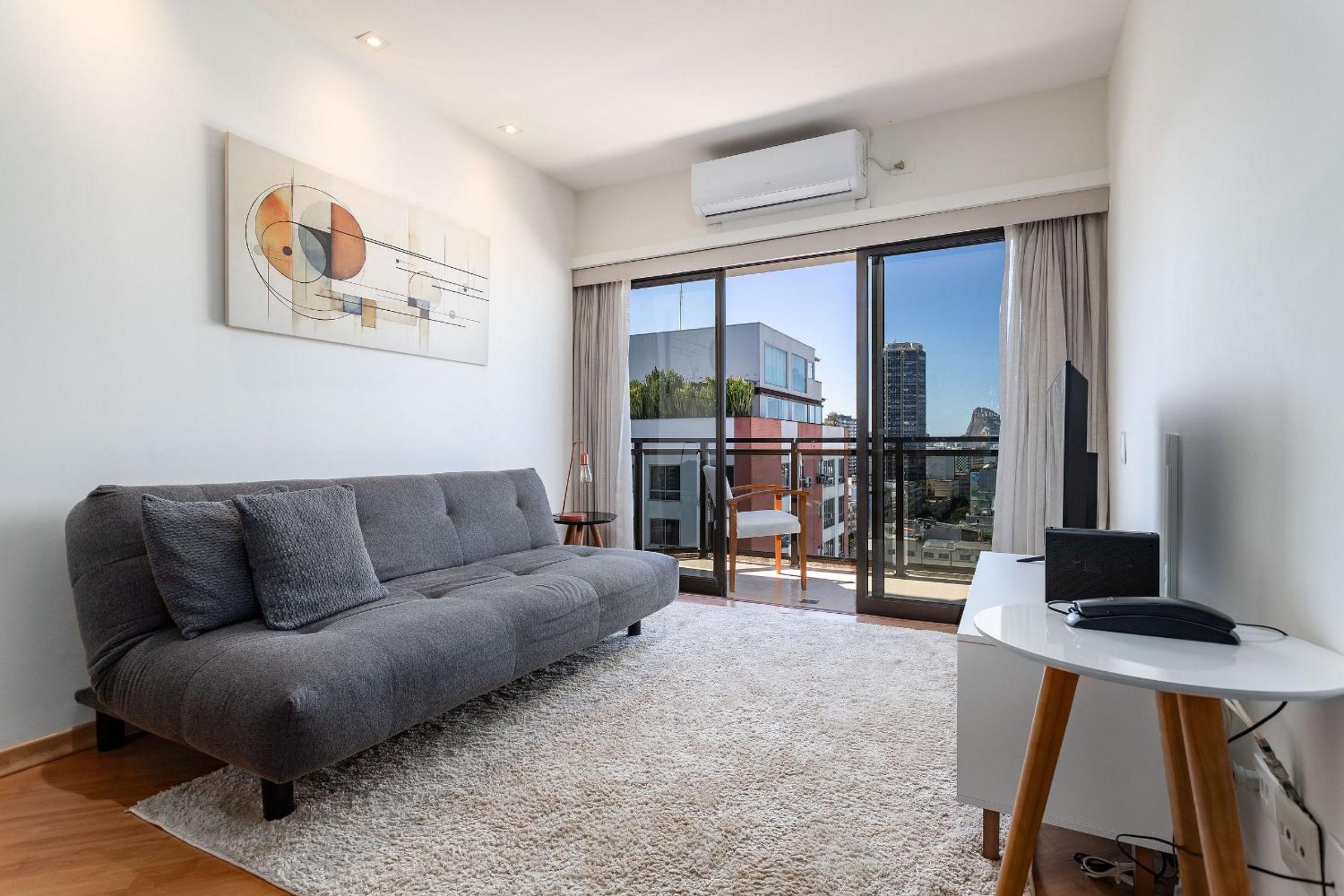 (1402) 2 Suites, Sea and Christ View