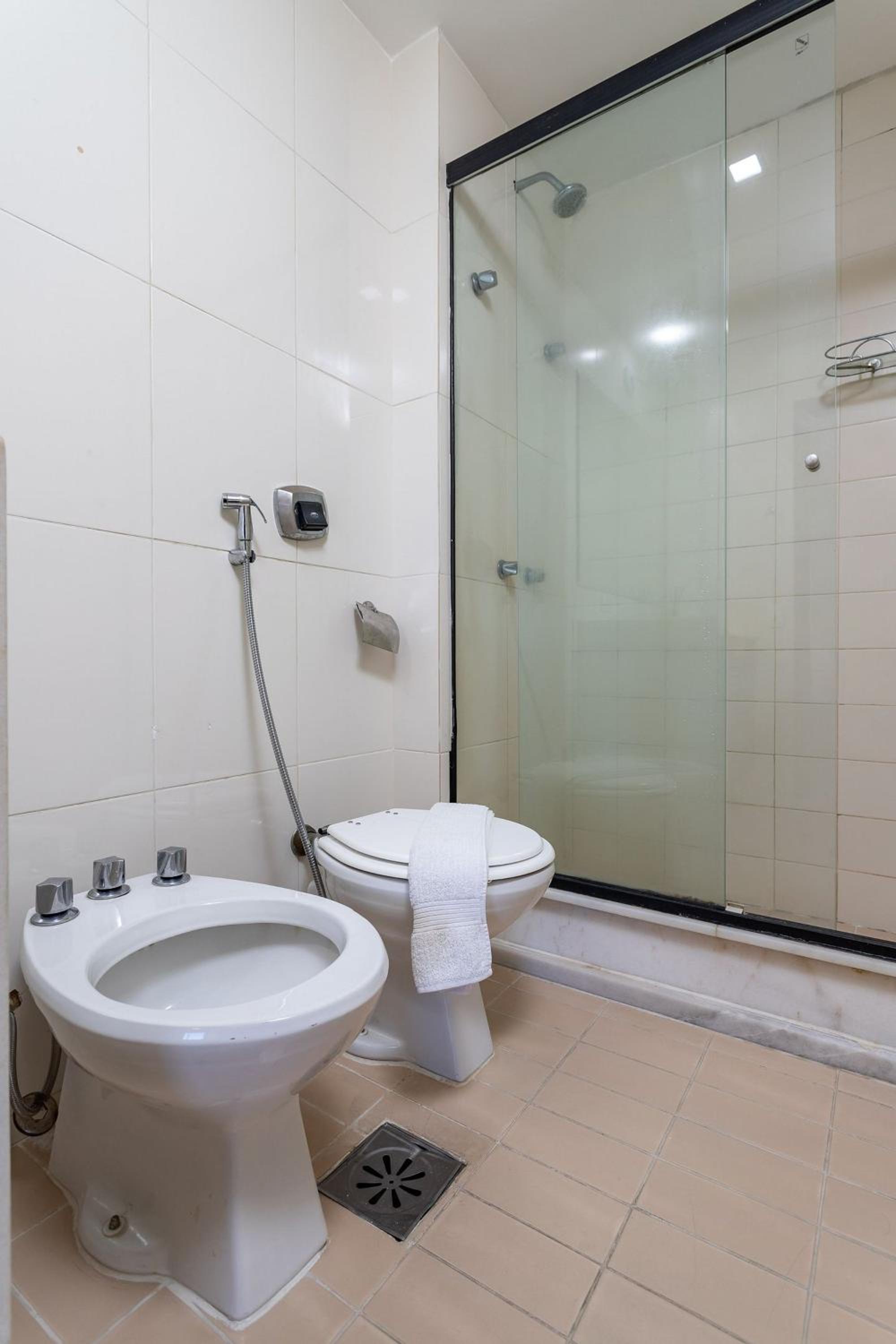 (1402) 2 Suites, Sea and Christ View