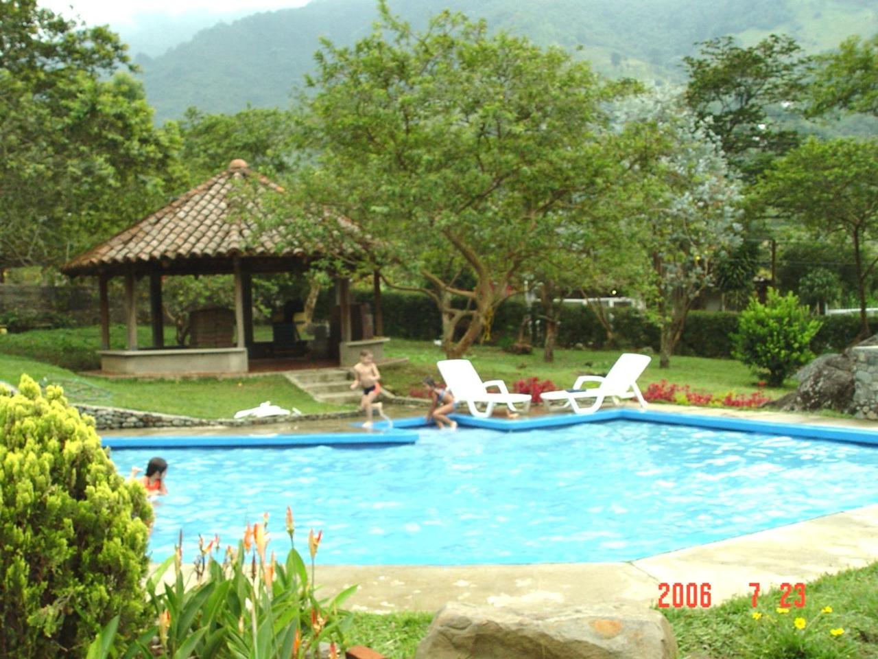 Finca con piscina los Eucaliptos Cali- Pance