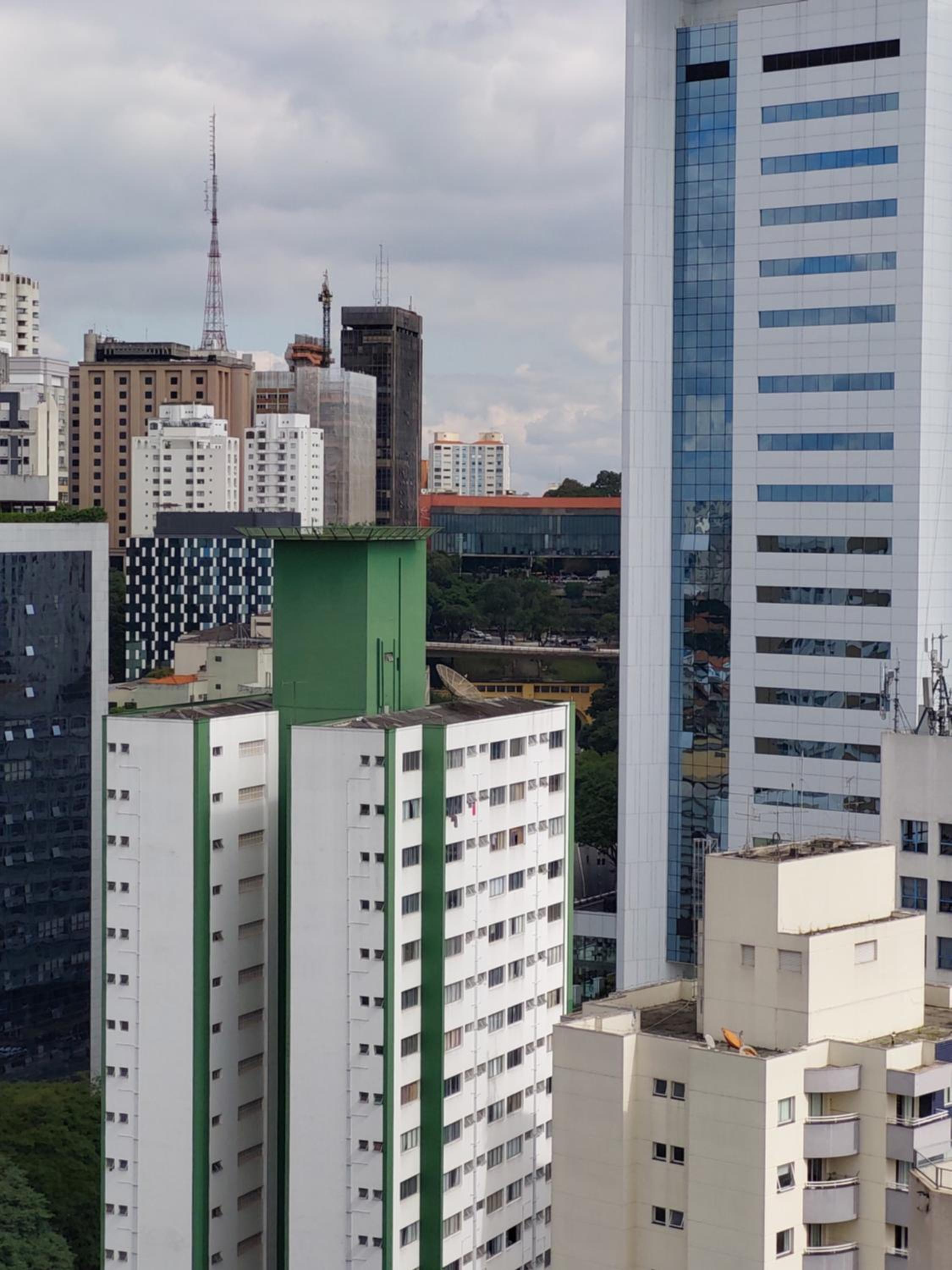 Bela Vista excelente local ao lado da Frei Caneca e Sirio Libanes 5