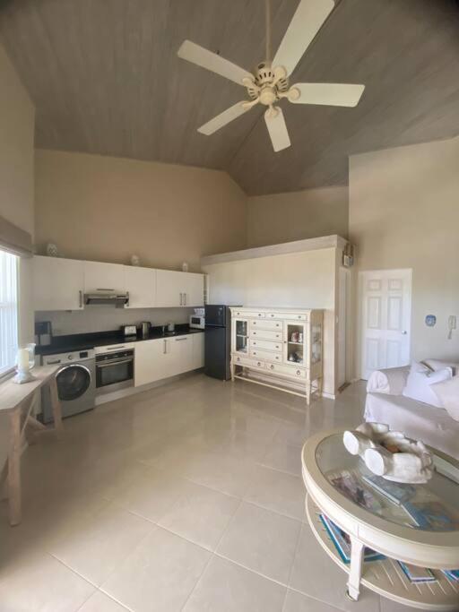 Lantana 43 St James