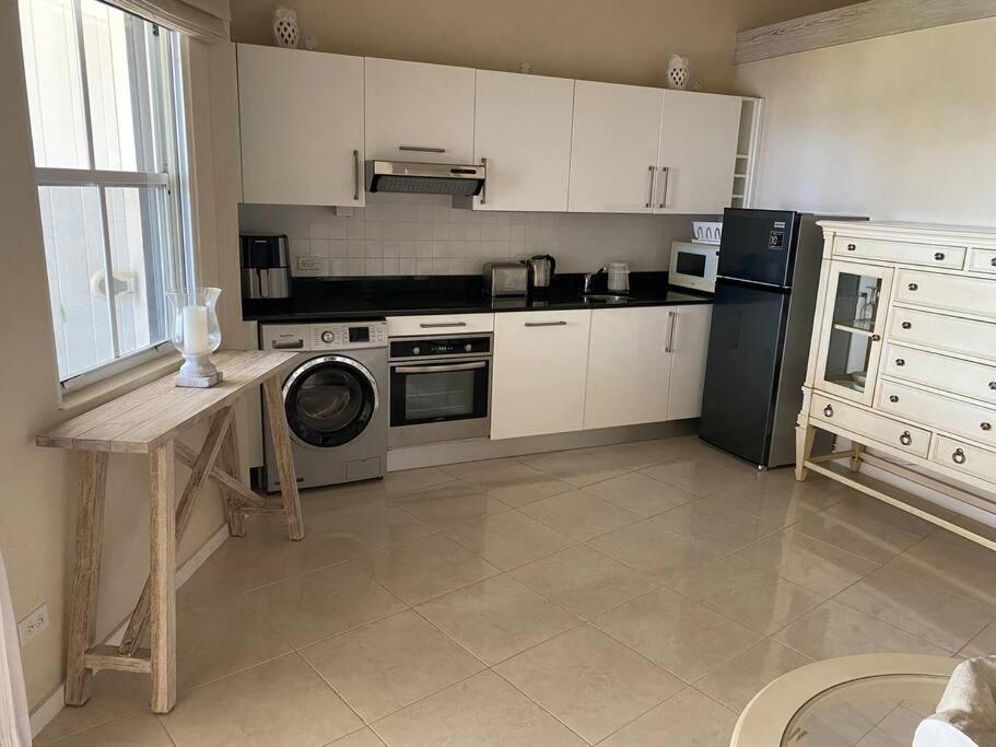 Lantana 43 St James