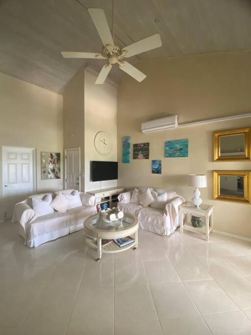Lantana 43 St James
