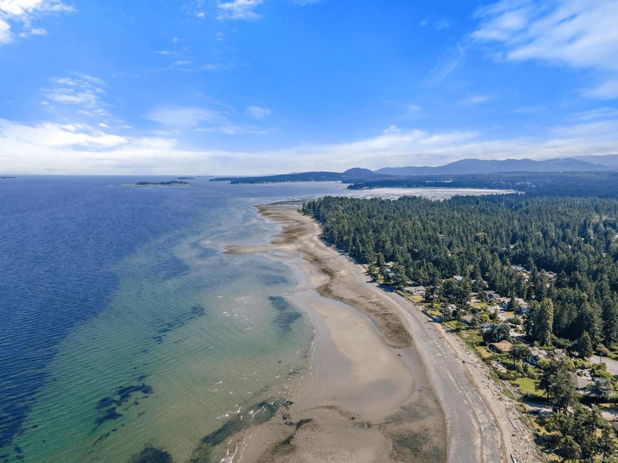 Parksville Vacations - A Seaside Summer Paradise - Property Image 9