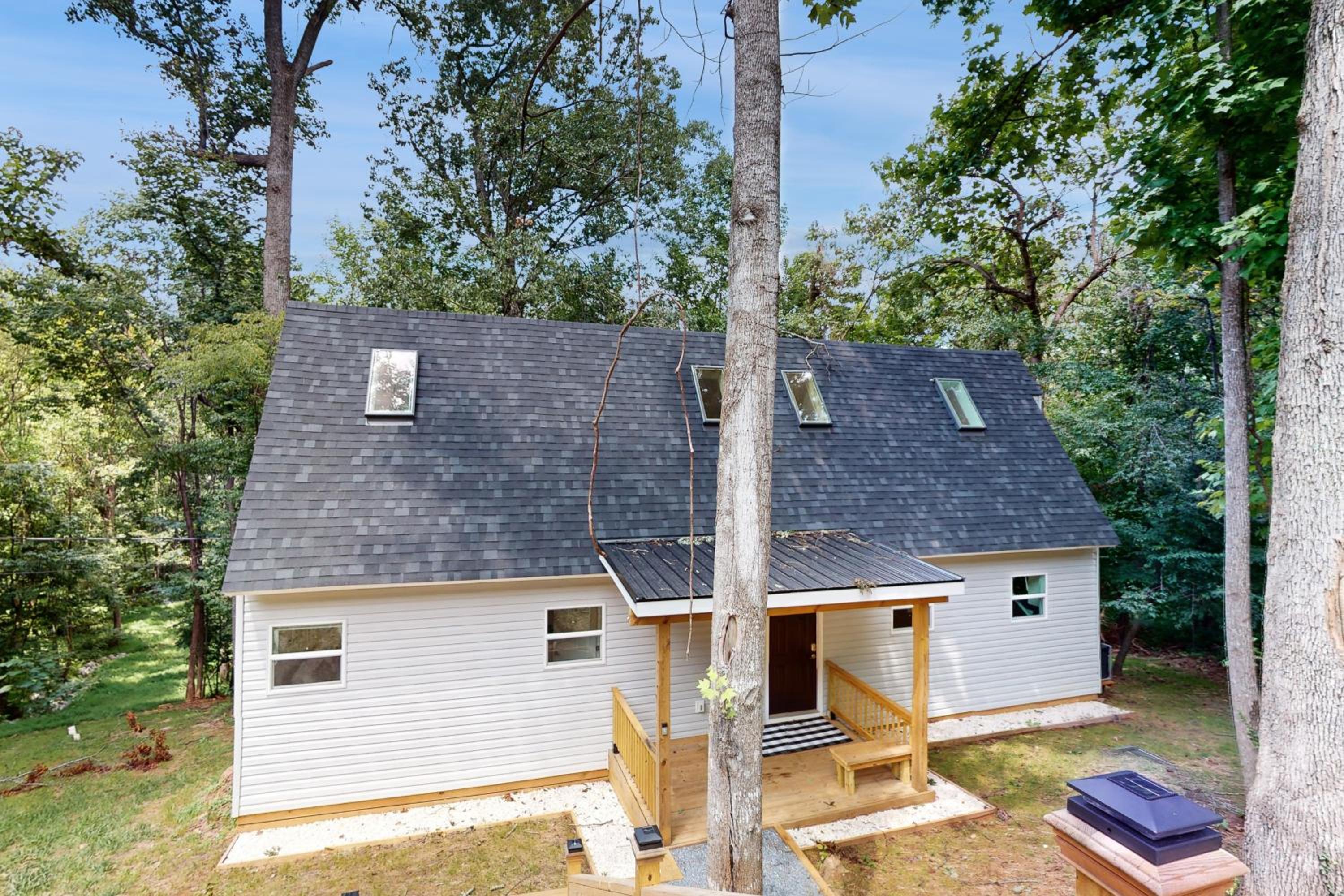 Forest Views and Grill! Lynchburg Treehouse Retreat