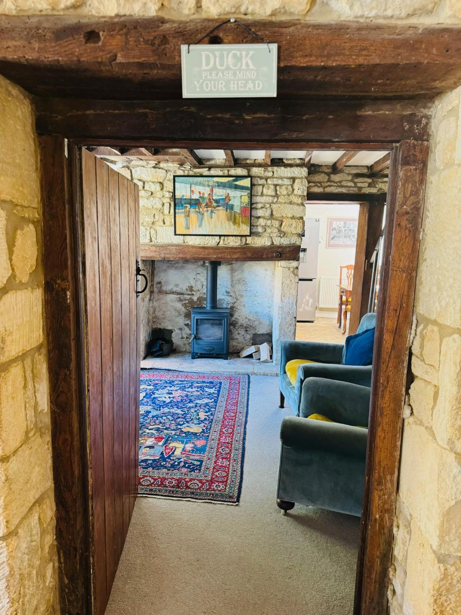 Stroud Vacations - Springbank Cottage by MaisonPro - Property Image 5