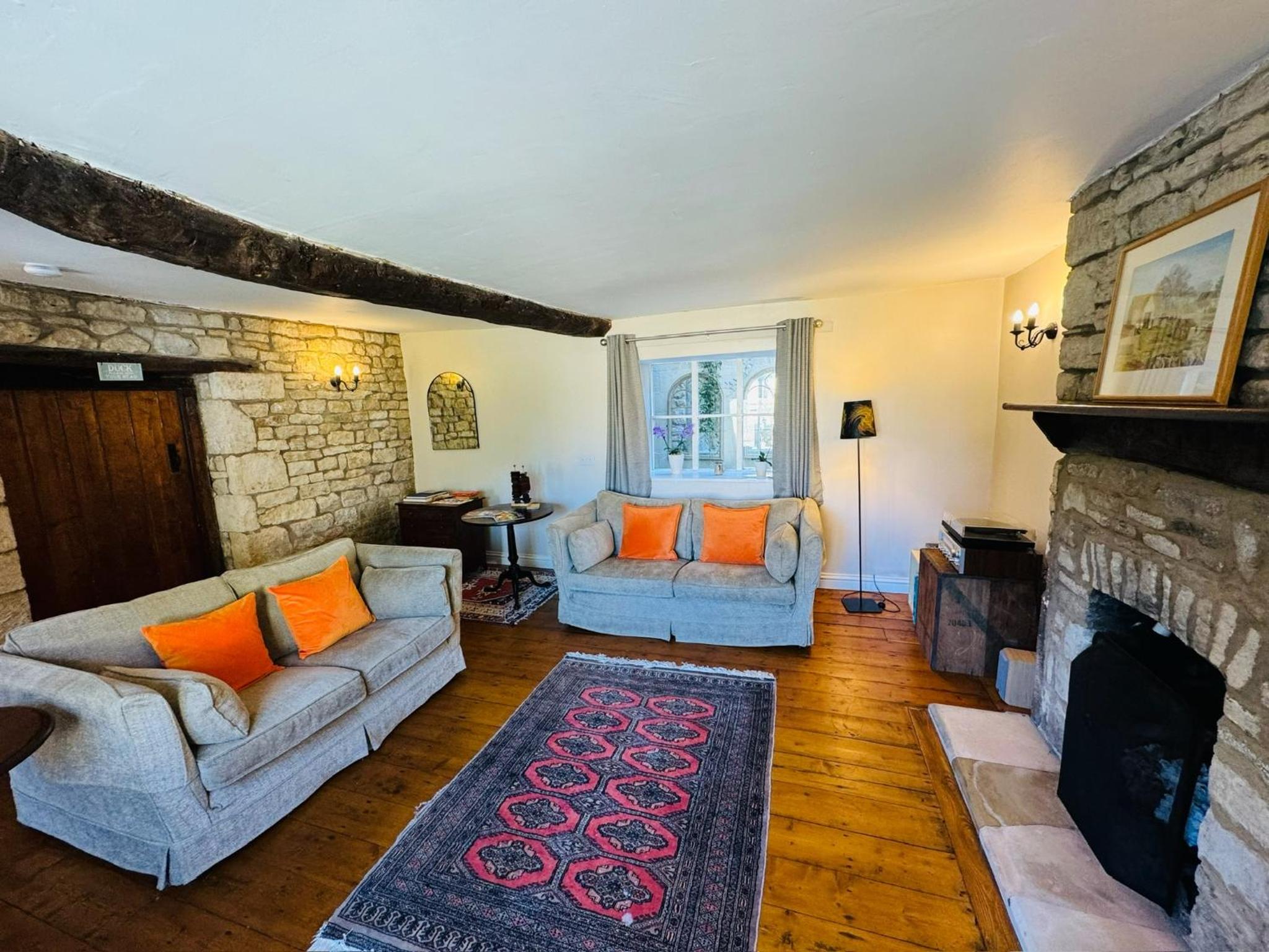 Stroud Vacations - Springbank Cottage by MaisonPro - Property Image 18