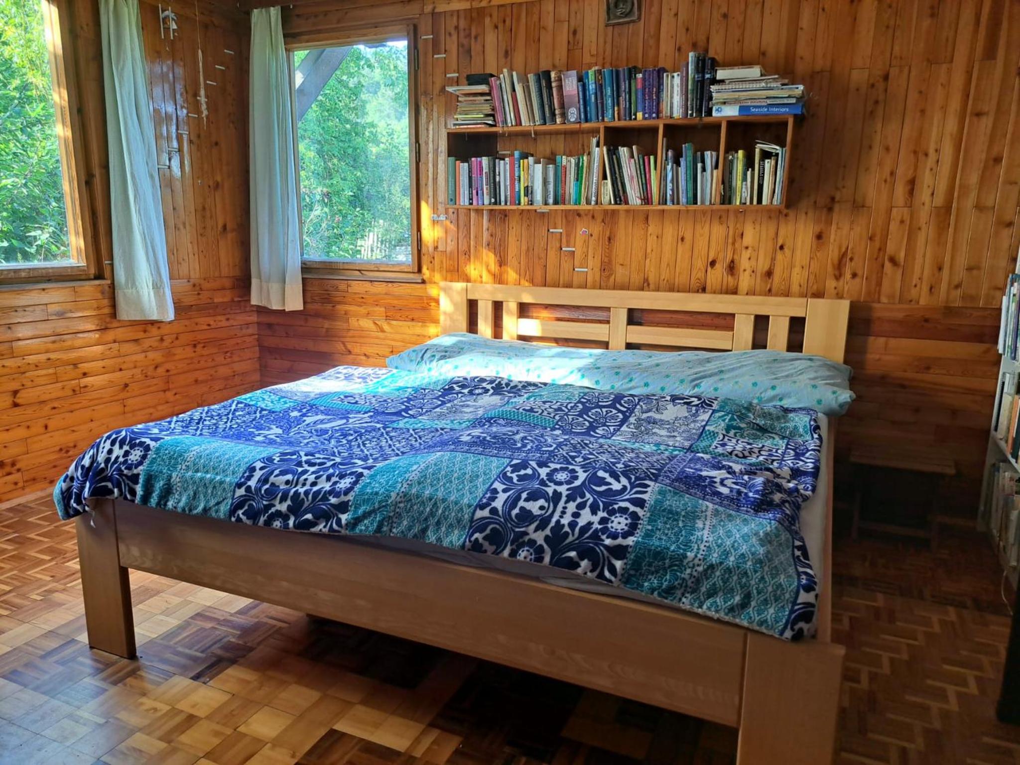 Chatička Hanička u lesa