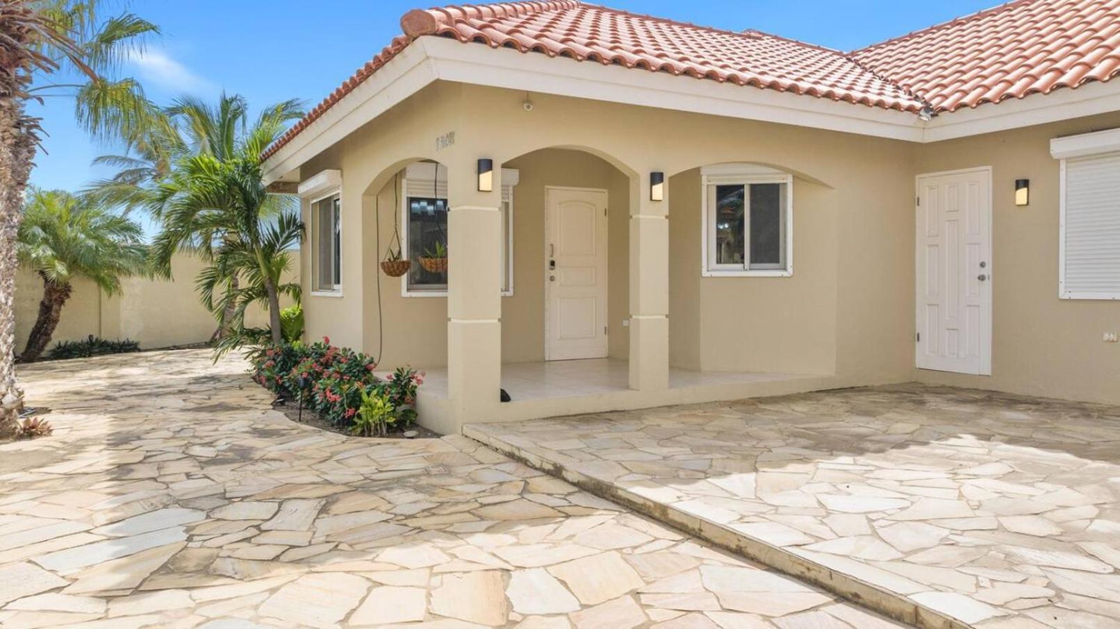 Casa Salty Sea Breeze 4mins To Palm Beach