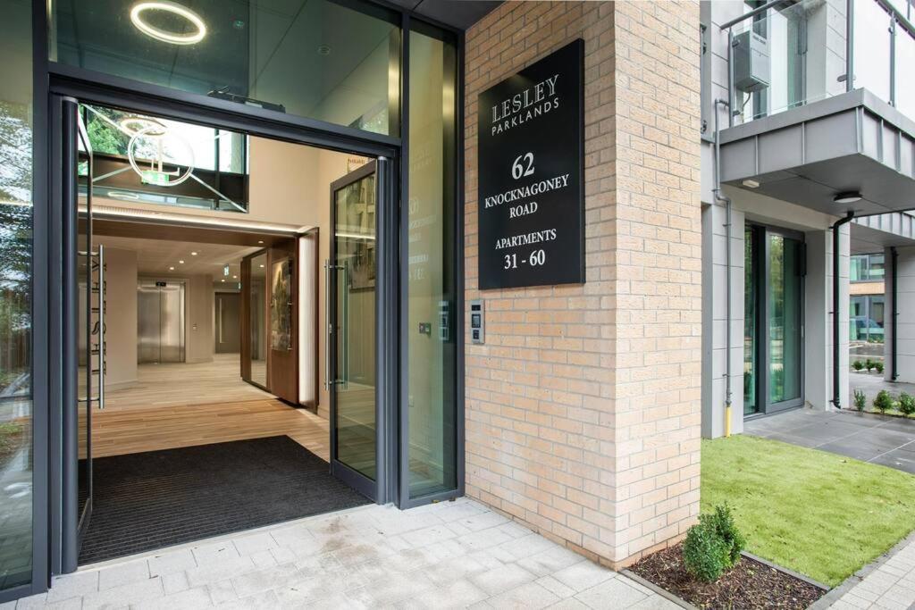 Modern 2BR with Balcony next to the City Airport BHD - Free Parking view 5