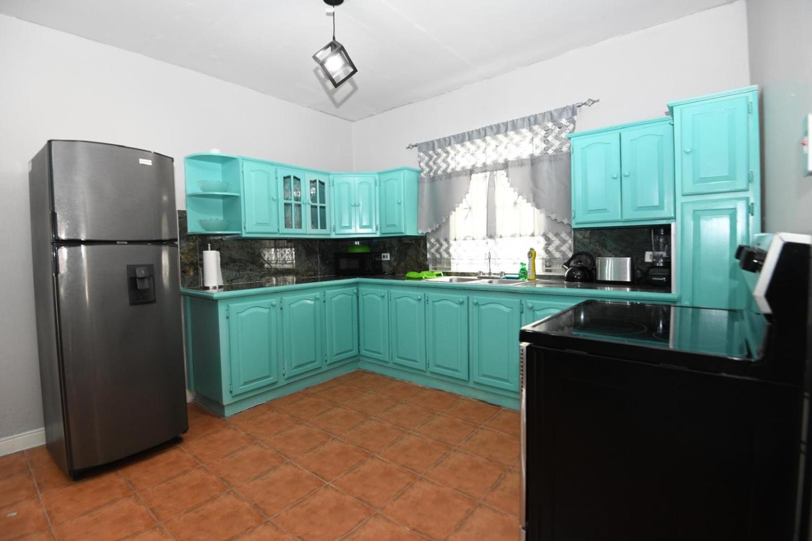 Two bedrooms Constant Spring Road Gated Townhouse Ideal Location view 4