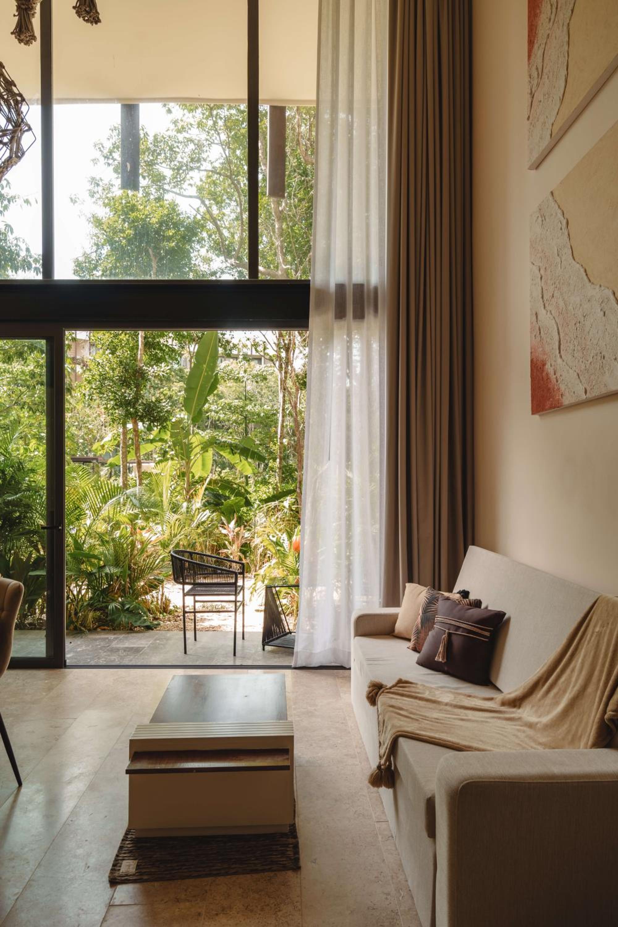 Luxury Loft with Pools, Gym, Rooftop and Panoramic Views view 4