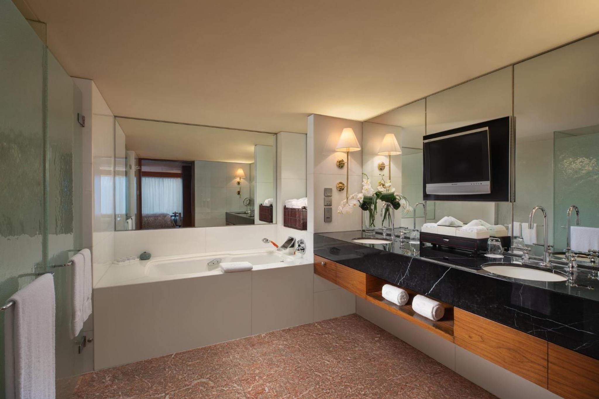 Mandarin Oriental, Hong Kong