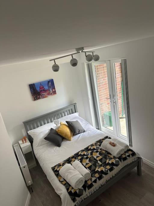 Modern 1-Bed Apartment view 2