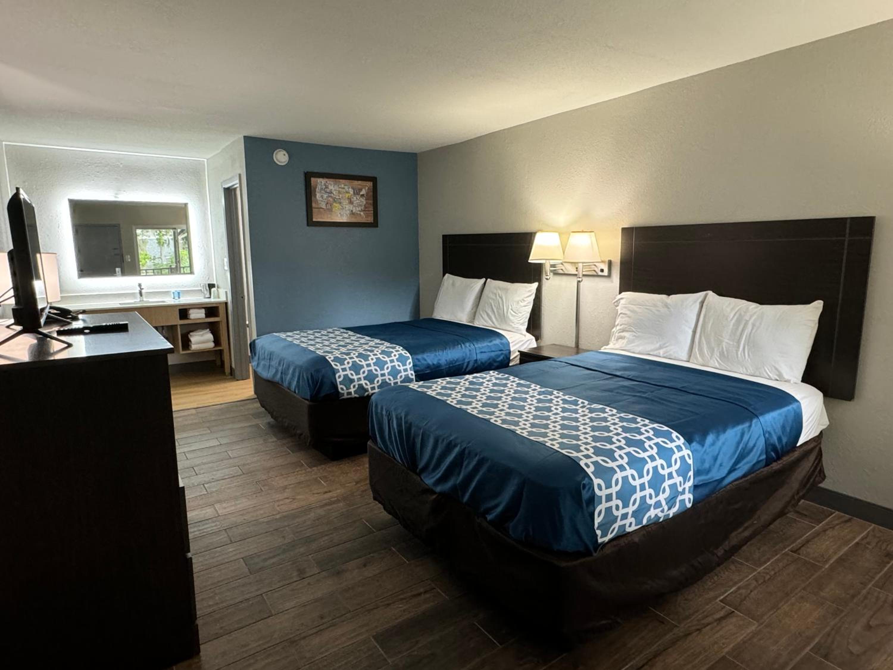 Travelodge by Wyndham Gainesville