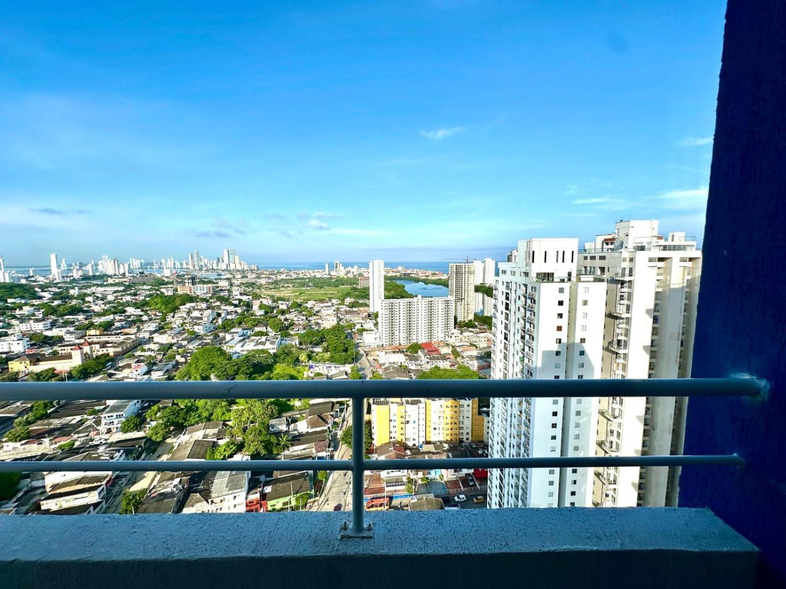 Hermosa vista desde el piso 31 cerca a Marbella