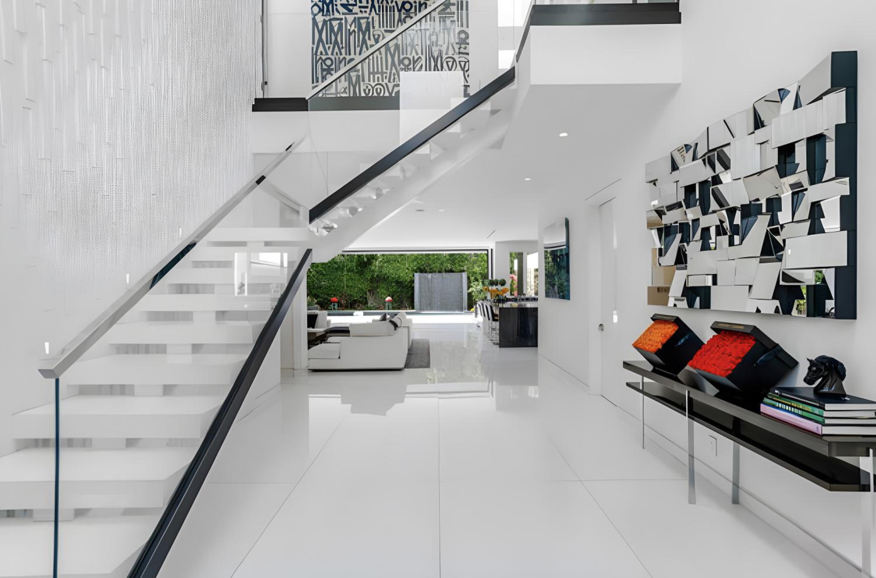Sleek Grand Villa in Beverly Hills
