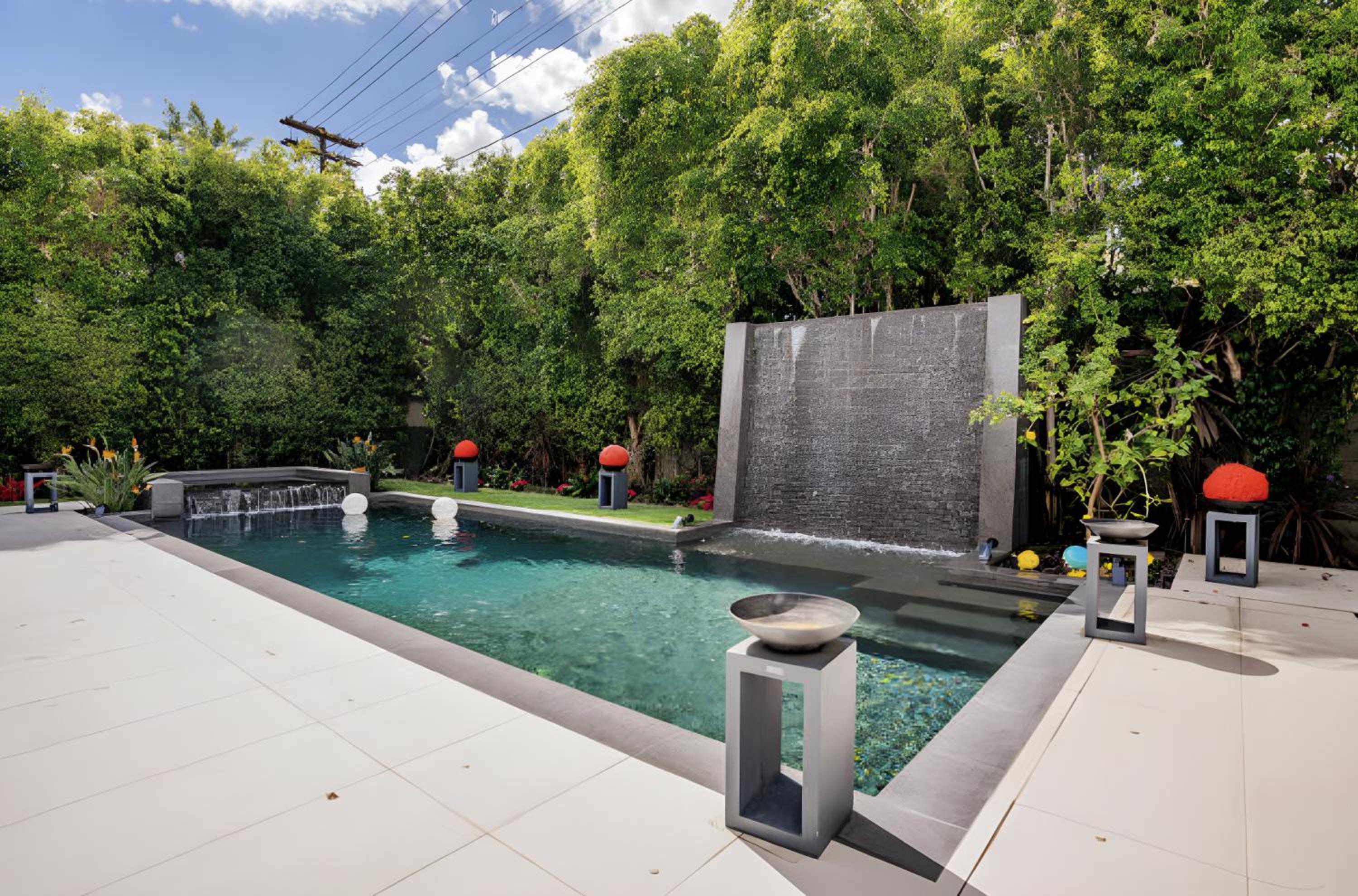 Sleek Grand Villa in Beverly Hills